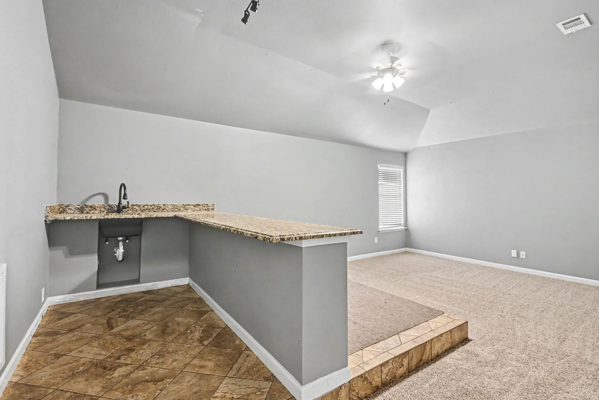 Single Family Residence For Sale in Tarrant County , 10005 Shelburne Road, Fort Worth, Texas 76244, 4 Bedroom, 3 Bathroom, 2 Garage spaces, 3,580 Sqft, built in 2004, mls#21398189, Real Estate Agent in Fort Worth, Homes For Sale in Tarrant county, Homes For Sale in Fort Worth, Realtor in Fort Worth Texas, Real Estate Brokerage Independent Realty Texas, Luminita Cordes Realtor