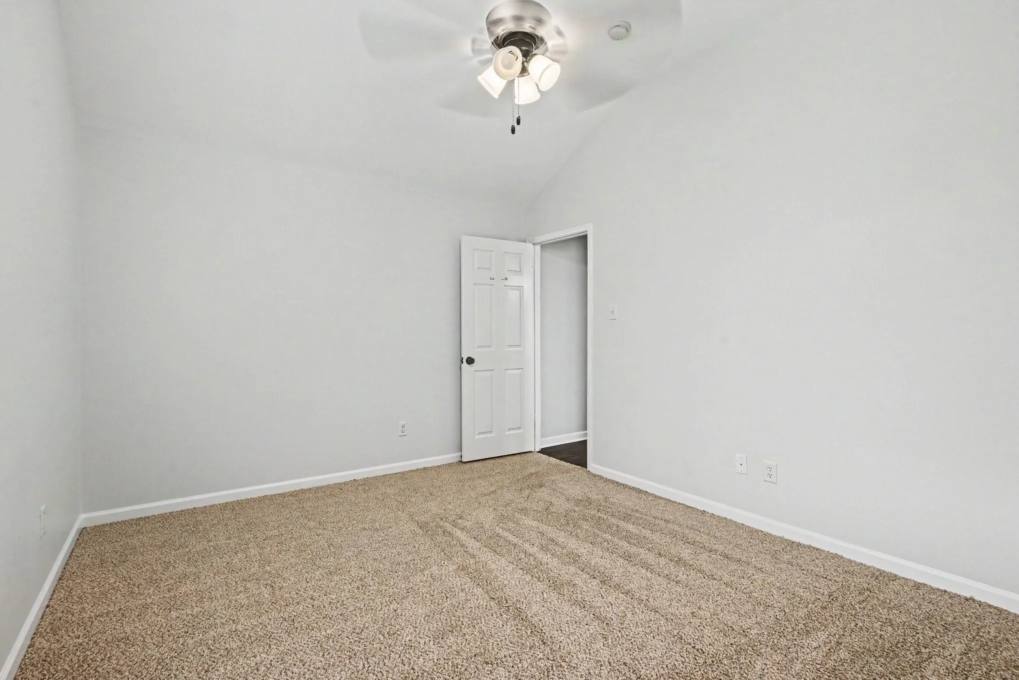 Single Family Residence For Sale in Tarrant County , 10005 Shelburne Road, Fort Worth, Texas 76244, 4 Bedroom, 3 Bathroom, 2 Garage spaces, 3,580 Sqft, built in 2004, mls#21398189, Real Estate Agent in Fort Worth, Homes For Sale in Tarrant county, Homes For Sale in Fort Worth, Realtor in Fort Worth Texas, Real Estate Brokerage Independent Realty Texas, Luminita Cordes Realtor