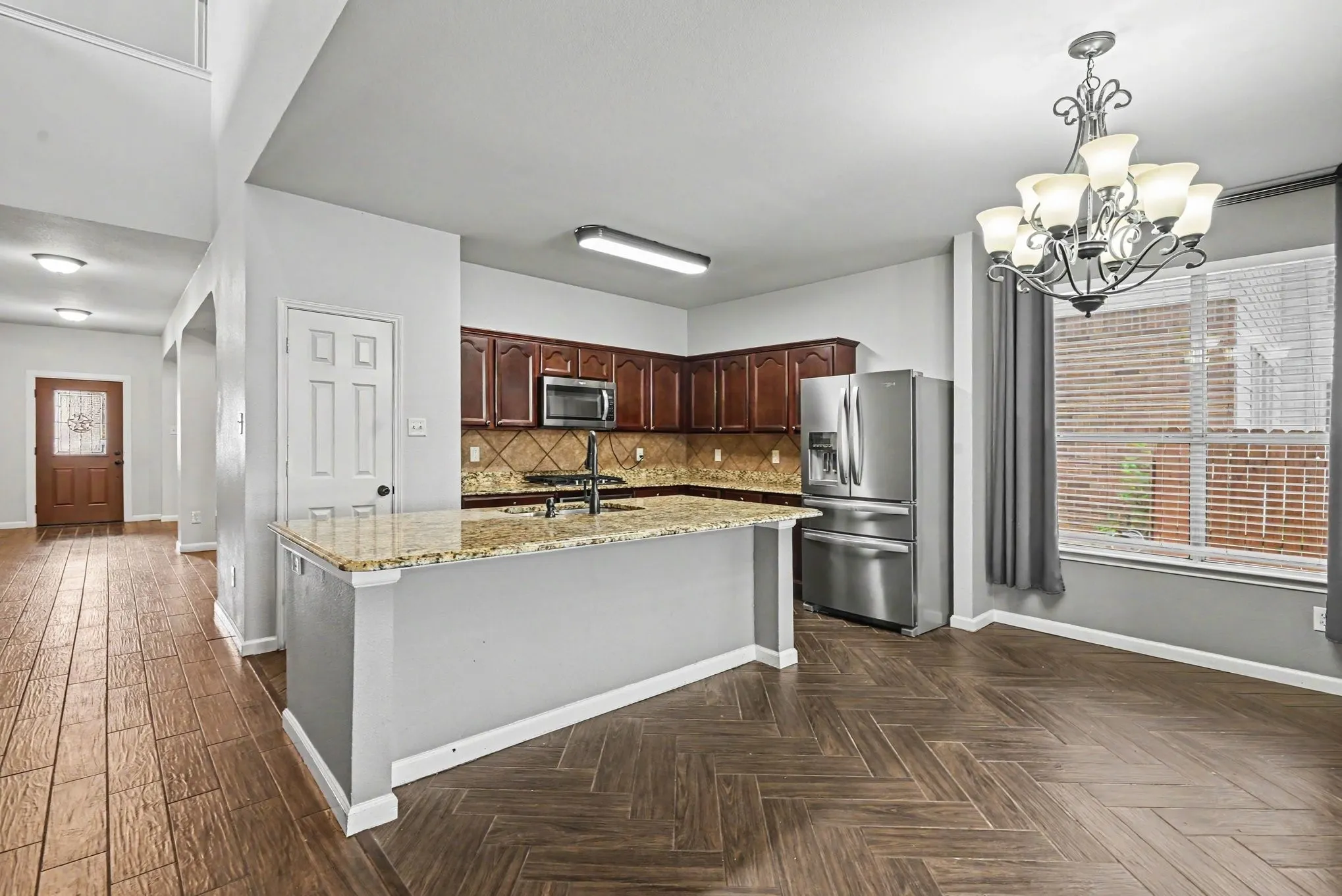 Single Family Residence For Sale in Tarrant County , 10005 Shelburne Road, Fort Worth, Texas 76244, 4 Bedroom, 3 Bathroom, 2 Garage spaces, 3,580 Sqft, built in 2004, mls#21398189, Real Estate Agent in Fort Worth, Homes For Sale in Tarrant county, Homes For Sale in Fort Worth, Realtor in Fort Worth Texas, Real Estate Brokerage Independent Realty Texas, Luminita Cordes Realtor