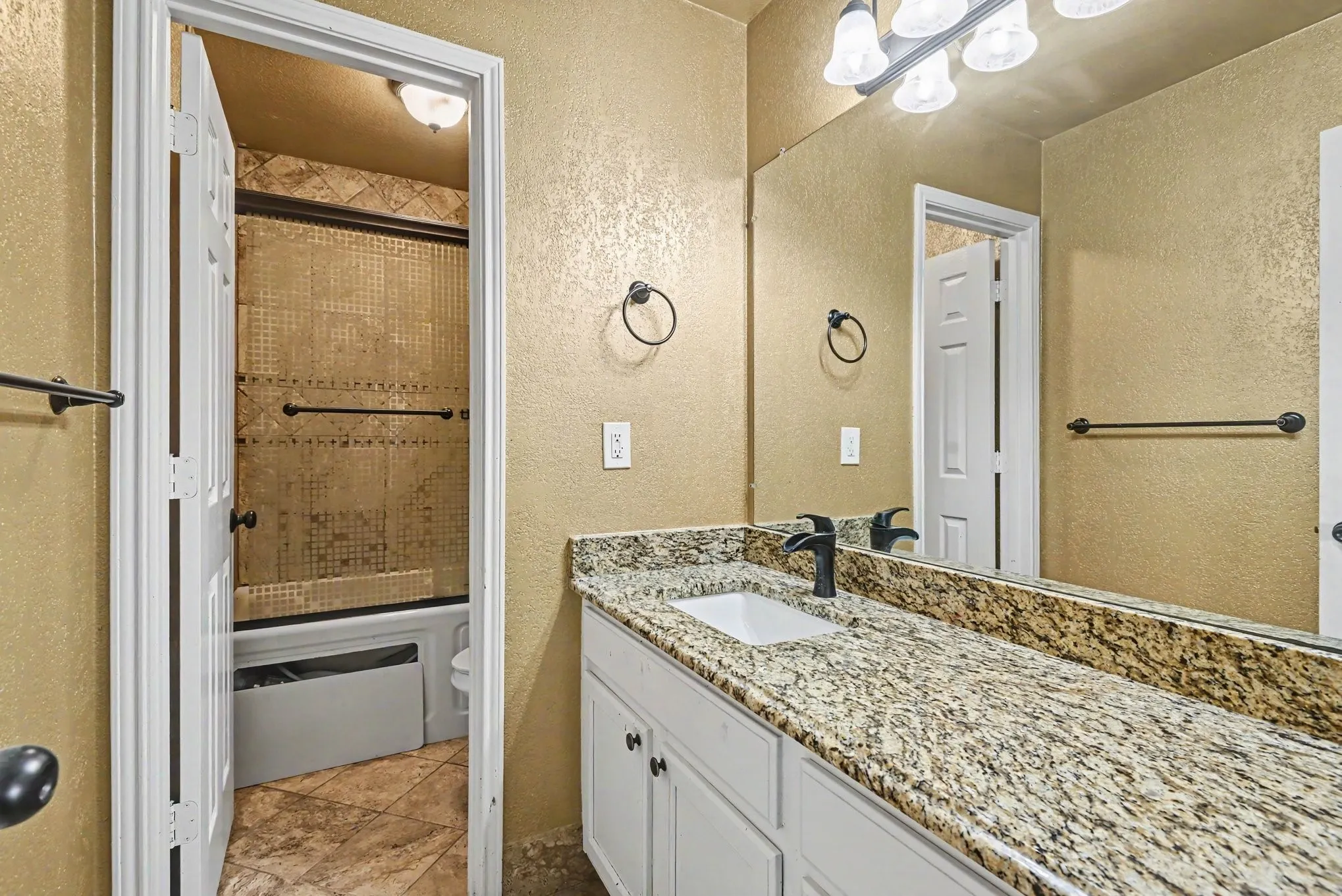 Single Family Residence For Sale in Tarrant County , 10005 Shelburne Road, Fort Worth, Texas 76244, 4 Bedroom, 3 Bathroom, 2 Garage spaces, 3,580 Sqft, built in 2004, mls#21398189, Real Estate Agent in Fort Worth, Homes For Sale in Tarrant county, Homes For Sale in Fort Worth, Realtor in Fort Worth Texas, Real Estate Brokerage Independent Realty Texas, Luminita Cordes Realtor