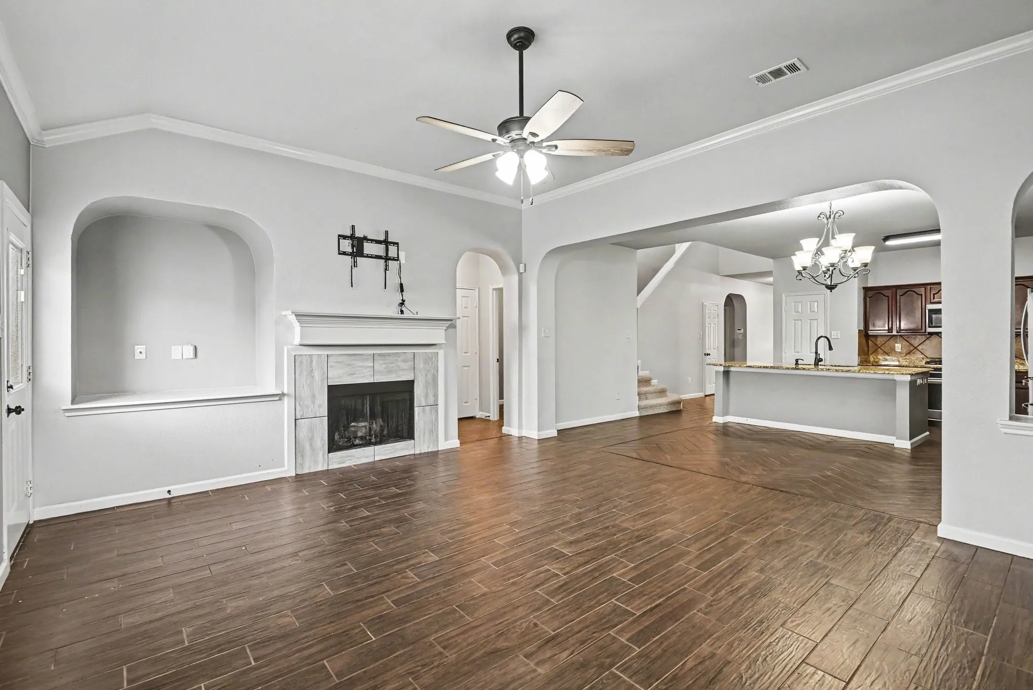 Single Family Residence For Sale in Tarrant County , 10005 Shelburne Road, Fort Worth, Texas 76244, 4 Bedroom, 3 Bathroom, 2 Garage spaces, 3,580 Sqft, built in 2004, mls#21398189, Real Estate Agent in Fort Worth, Homes For Sale in Tarrant county, Homes For Sale in Fort Worth, Realtor in Fort Worth Texas, Real Estate Brokerage Independent Realty Texas, Luminita Cordes Realtor