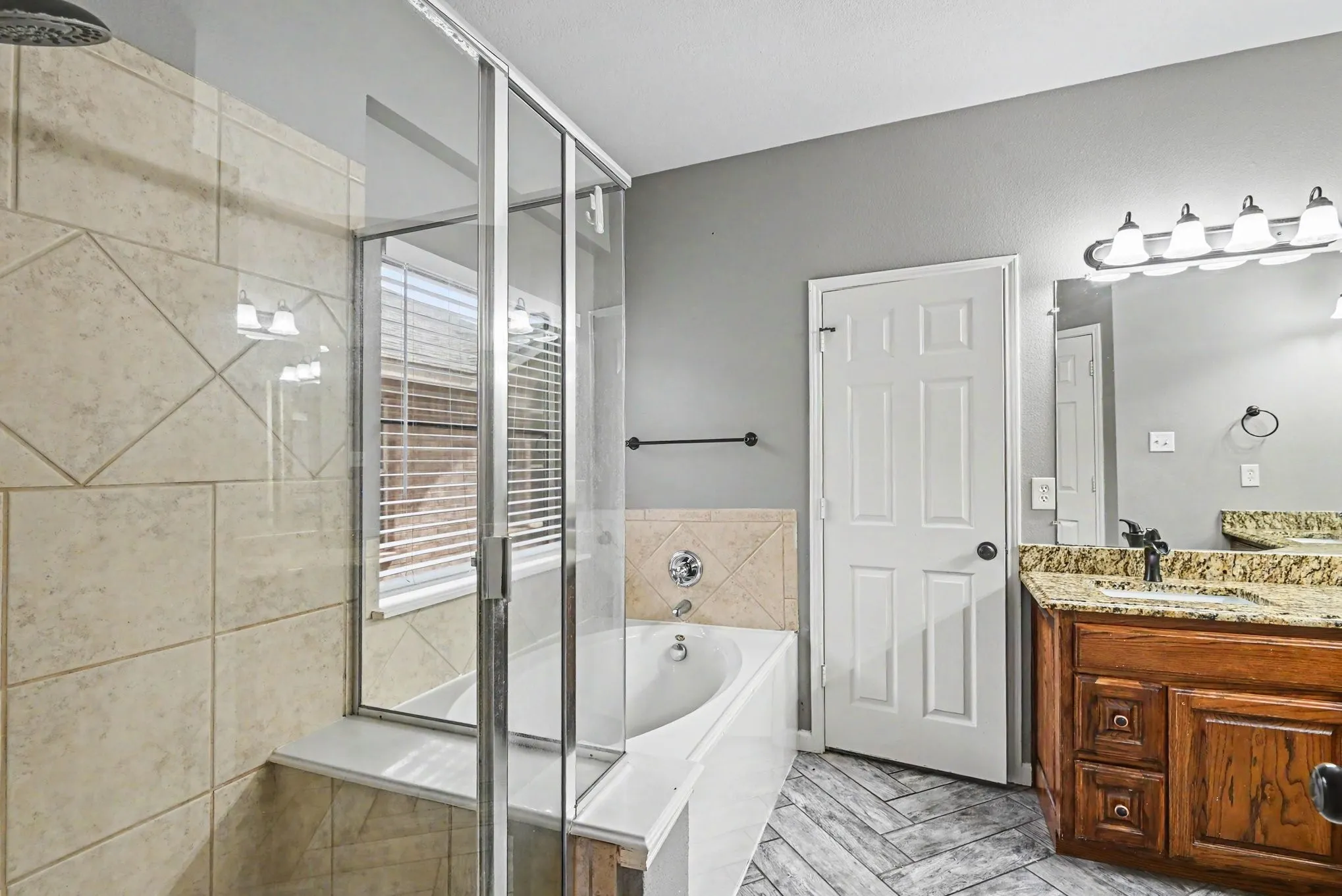 Single Family Residence For Sale in Tarrant County , 10005 Shelburne Road, Fort Worth, Texas 76244, 4 Bedroom, 3 Bathroom, 2 Garage spaces, 3,580 Sqft, built in 2004, mls#21398189, Real Estate Agent in Fort Worth, Homes For Sale in Tarrant county, Homes For Sale in Fort Worth, Realtor in Fort Worth Texas, Real Estate Brokerage Independent Realty Texas, Luminita Cordes Realtor