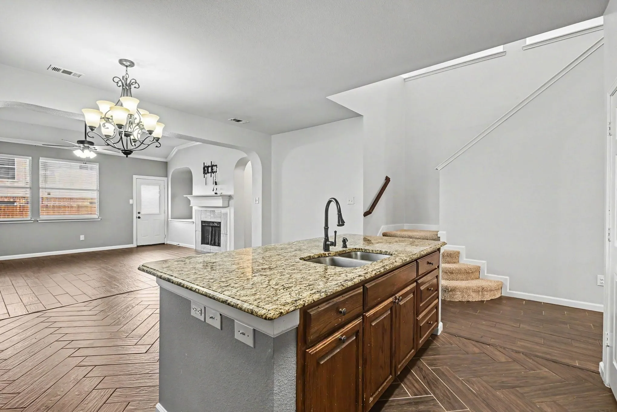 Single Family Residence For Sale in Tarrant County , 10005 Shelburne Road, Fort Worth, Texas 76244, 4 Bedroom, 3 Bathroom, 2 Garage spaces, 3,580 Sqft, built in 2004, mls#21398189, Real Estate Agent in Fort Worth, Homes For Sale in Tarrant county, Homes For Sale in Fort Worth, Realtor in Fort Worth Texas, Real Estate Brokerage Independent Realty Texas, Luminita Cordes Realtor