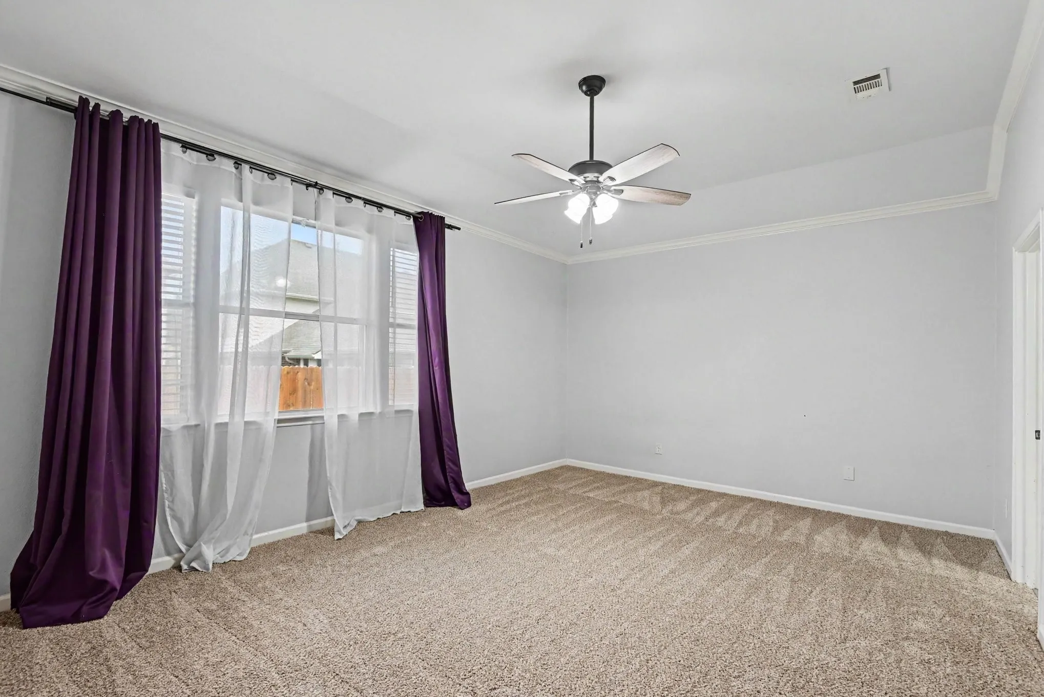 Single Family Residence For Sale in Tarrant County , 10005 Shelburne Road, Fort Worth, Texas 76244, 4 Bedroom, 3 Bathroom, 2 Garage spaces, 3,580 Sqft, built in 2004, mls#21398189, Real Estate Agent in Fort Worth, Homes For Sale in Tarrant county, Homes For Sale in Fort Worth, Realtor in Fort Worth Texas, Real Estate Brokerage Independent Realty Texas, Luminita Cordes Realtor