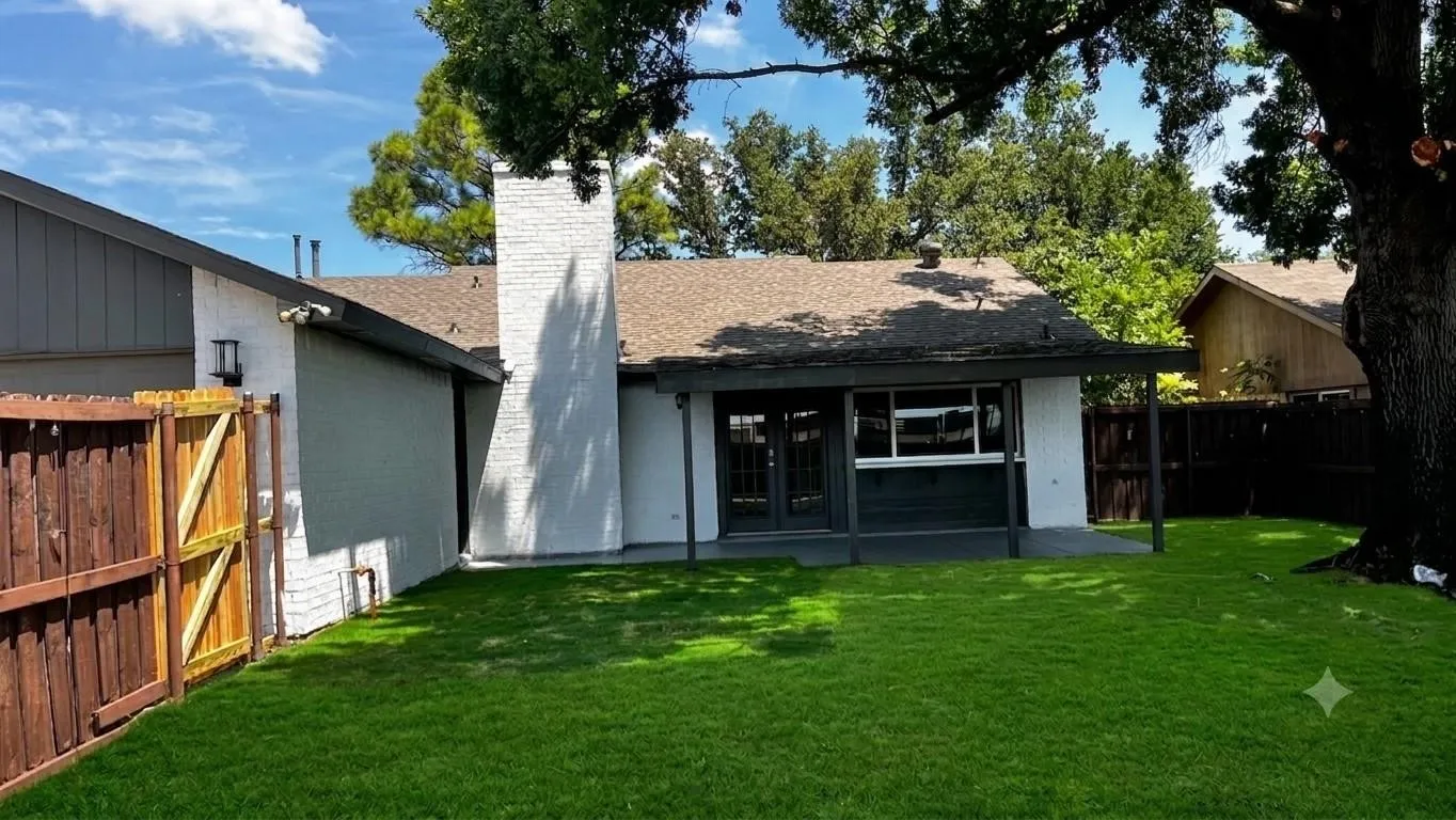 Single Family Residence For Sale in Denton County , 1314 Applegate Drive, Lewisville, Texas 75067, 3 Bedroom, 2 Bathroom, 2 Garage spaces, 1,528 Sqft, built in 1972, mls#21399205, Real Estate Agent in Lewisville, Homes For Sale in Denton county, Homes For Sale in Lewisville, Realtor in Lewisville Texas, Real Estate Brokerage Independent Realty Texas, Luminita Cordes Realtor