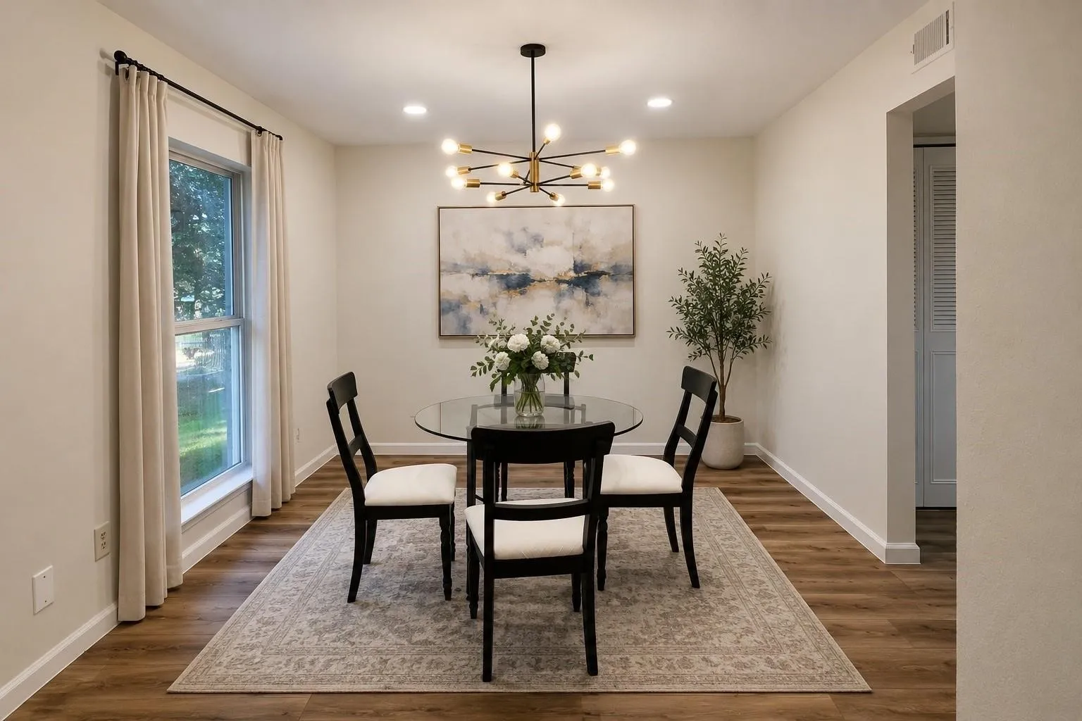 Single Family Residence For Sale in Denton County , 1314 Applegate Drive, Lewisville, Texas 75067, 3 Bedroom, 2 Bathroom, 2 Garage spaces, 1,528 Sqft, built in 1972, mls#21399205, Real Estate Agent in Lewisville, Homes For Sale in Denton county, Homes For Sale in Lewisville, Realtor in Lewisville Texas, Real Estate Brokerage Independent Realty Texas, Luminita Cordes Realtor