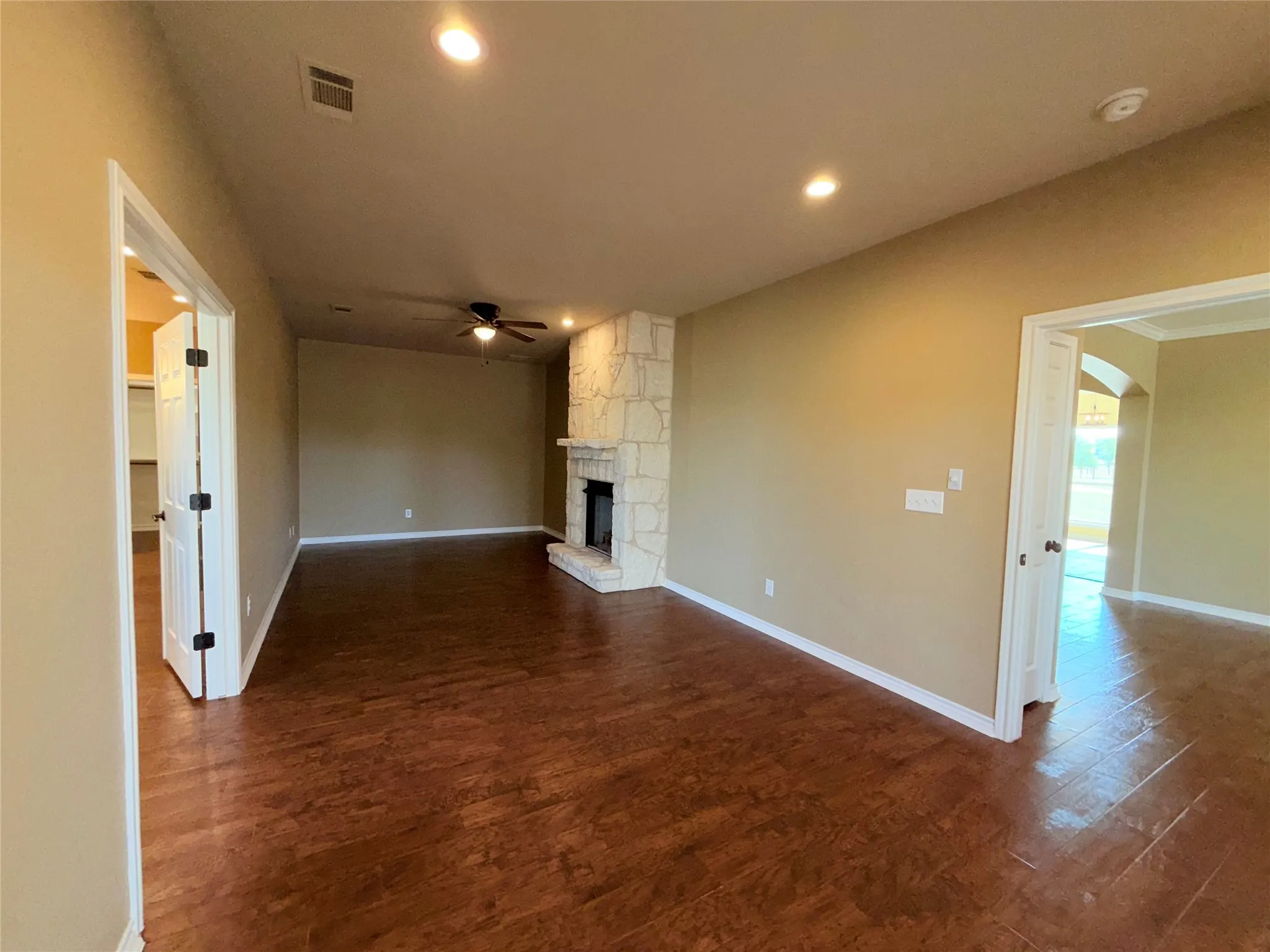 Single Family Residence For Sale in Limestone County , 1220 Hinchliffe Road, Mexia, Texas 76667, 3 Bedroom, 4 Bathroom, 2 Garage spaces, 3,383 Sqft, built in 2014, mls#21397689, Real Estate Agent in Mexia, Homes For Sale in Limestone county, Homes For Sale in Mexia, Realtor in Mexia Texas, Real Estate Brokerage Independent Realty Texas, Luminita Cordes Realtor