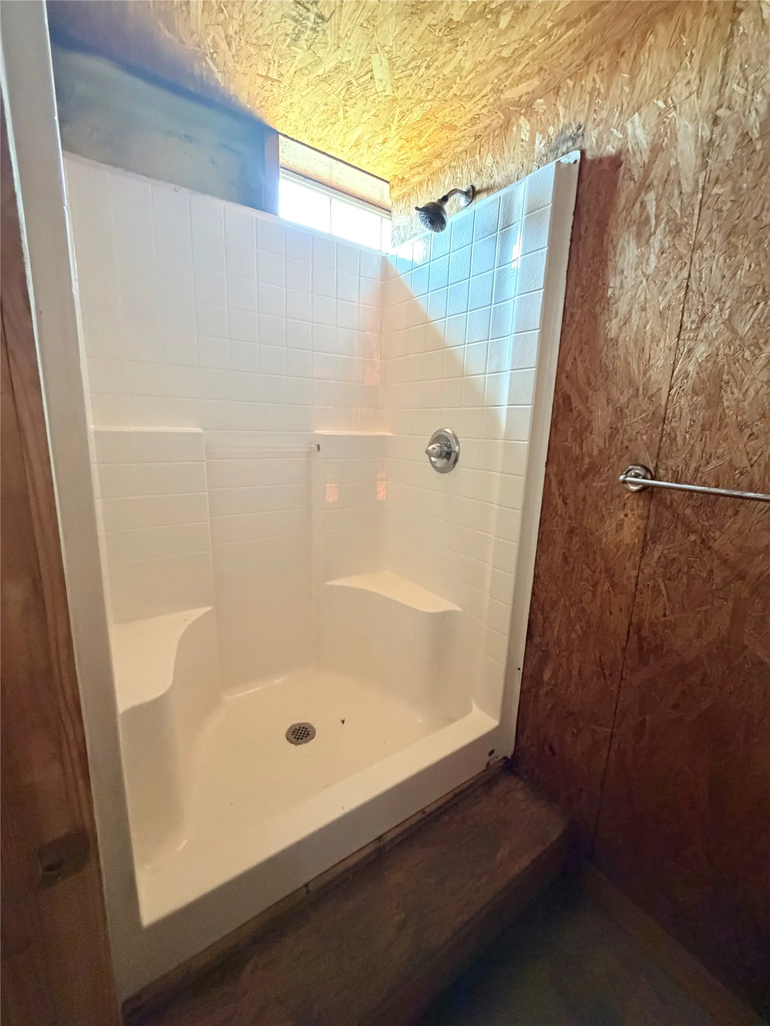 Single Family Residence For Sale in Limestone County , 1220 Hinchliffe Road, Mexia, Texas 76667, 3 Bedroom, 4 Bathroom, 2 Garage spaces, 3,383 Sqft, built in 2014, mls#21397689, Real Estate Agent in Mexia, Homes For Sale in Limestone county, Homes For Sale in Mexia, Realtor in Mexia Texas, Real Estate Brokerage Independent Realty Texas, Luminita Cordes Realtor