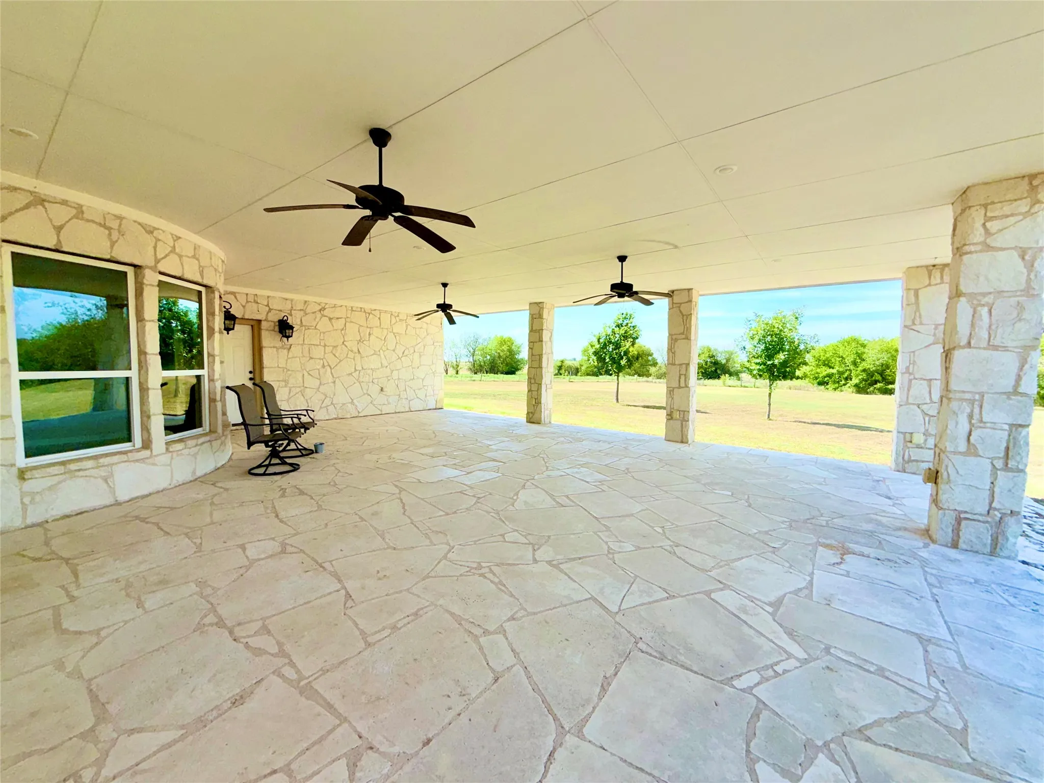 Single Family Residence For Sale in Limestone County , 1220 Hinchliffe Road, Mexia, Texas 76667, 3 Bedroom, 4 Bathroom, 2 Garage spaces, 3,383 Sqft, built in 2014, mls#21397689, Real Estate Agent in Mexia, Homes For Sale in Limestone county, Homes For Sale in Mexia, Realtor in Mexia Texas, Real Estate Brokerage Independent Realty Texas, Luminita Cordes Realtor