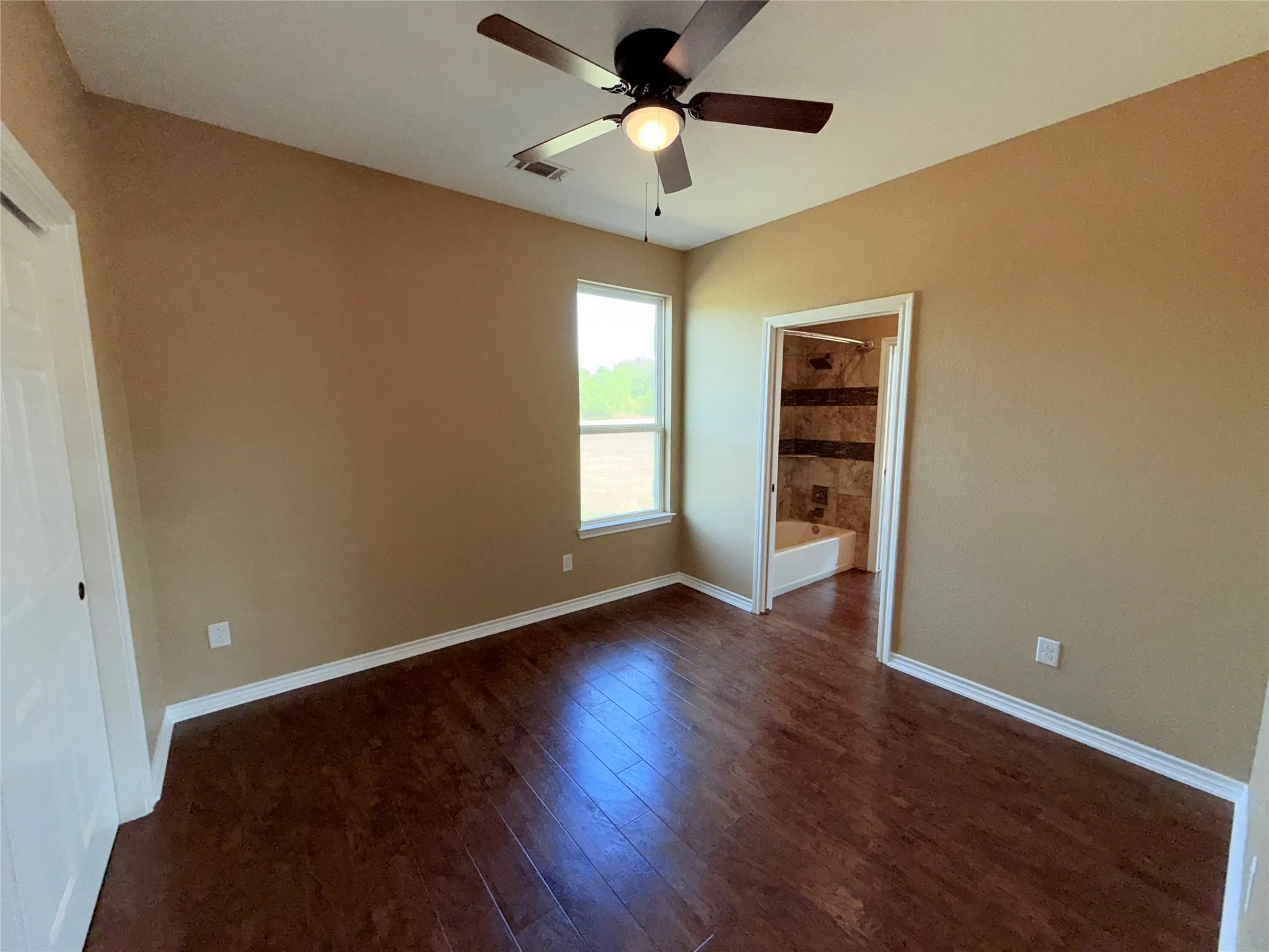 Single Family Residence For Sale in Limestone County , 1220 Hinchliffe Road, Mexia, Texas 76667, 3 Bedroom, 4 Bathroom, 2 Garage spaces, 3,383 Sqft, built in 2014, mls#21397689, Real Estate Agent in Mexia, Homes For Sale in Limestone county, Homes For Sale in Mexia, Realtor in Mexia Texas, Real Estate Brokerage Independent Realty Texas, Luminita Cordes Realtor