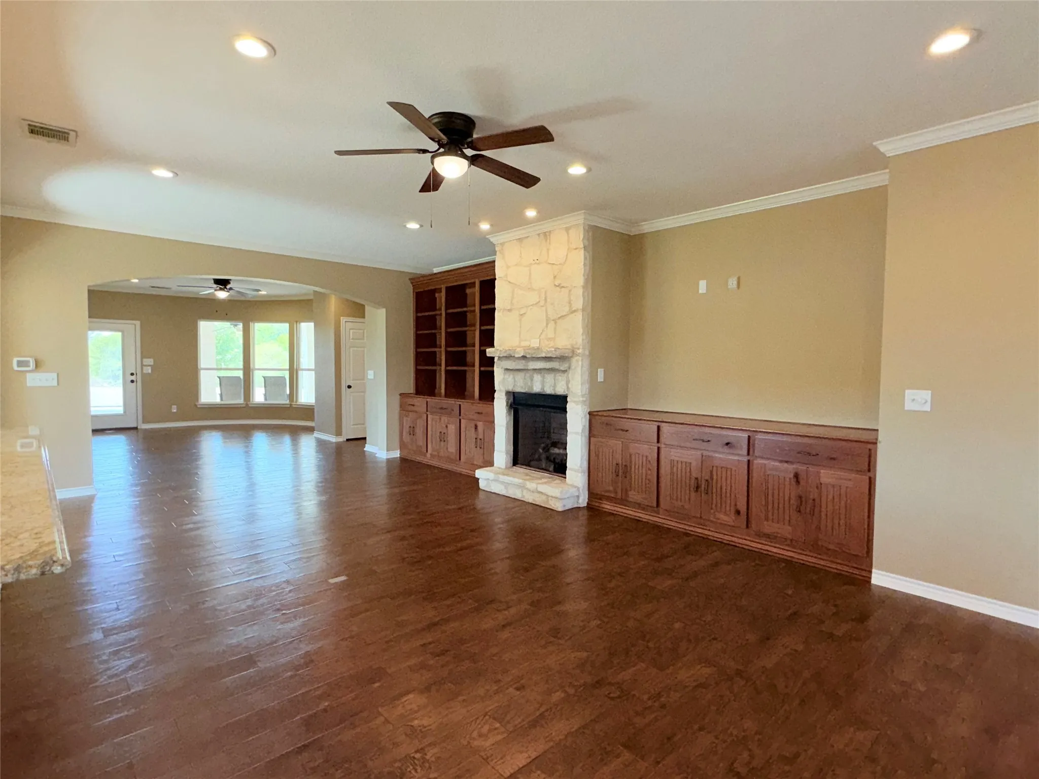 Single Family Residence For Sale in Limestone County , 1220 Hinchliffe Road, Mexia, Texas 76667, 3 Bedroom, 4 Bathroom, 2 Garage spaces, 3,383 Sqft, built in 2014, mls#21397689, Real Estate Agent in Mexia, Homes For Sale in Limestone county, Homes For Sale in Mexia, Realtor in Mexia Texas, Real Estate Brokerage Independent Realty Texas, Luminita Cordes Realtor