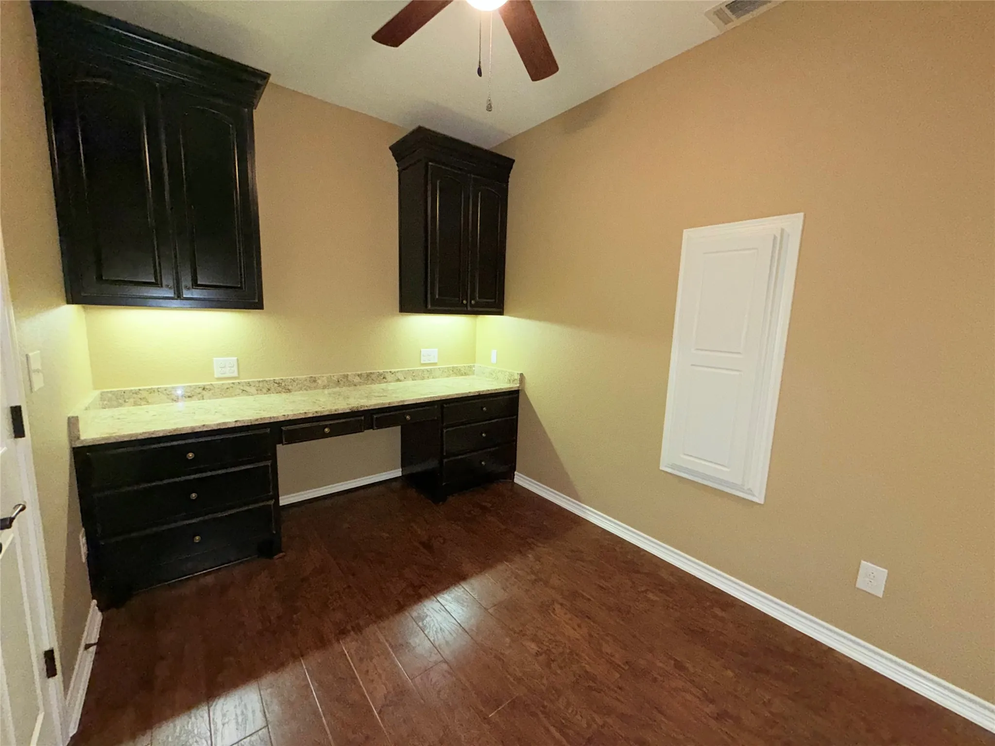Single Family Residence For Sale in Limestone County , 1220 Hinchliffe Road, Mexia, Texas 76667, 3 Bedroom, 4 Bathroom, 2 Garage spaces, 3,383 Sqft, built in 2014, mls#21397689, Real Estate Agent in Mexia, Homes For Sale in Limestone county, Homes For Sale in Mexia, Realtor in Mexia Texas, Real Estate Brokerage Independent Realty Texas, Luminita Cordes Realtor