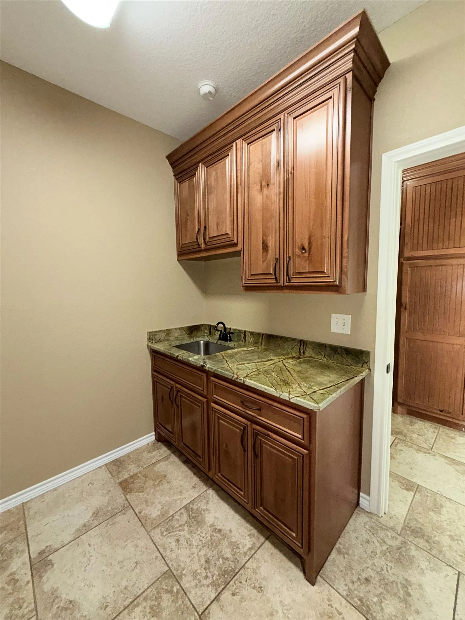 Single Family Residence For Sale in Limestone County , 1220 Hinchliffe Road, Mexia, Texas 76667, 3 Bedroom, 4 Bathroom, 2 Garage spaces, 3,383 Sqft, built in 2014, mls#21397689, Real Estate Agent in Mexia, Homes For Sale in Limestone county, Homes For Sale in Mexia, Realtor in Mexia Texas, Real Estate Brokerage Independent Realty Texas, Luminita Cordes Realtor