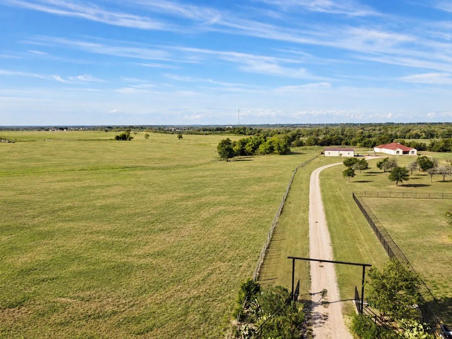 Single Family Residence For Sale in Limestone County , 1220 Hinchliffe Road, Mexia, Texas 76667, 3 Bedroom, 4 Bathroom, 2 Garage spaces, 3,383 Sqft, built in 2014, mls#21397689, Real Estate Agent in Mexia, Homes For Sale in Limestone county, Homes For Sale in Mexia, Realtor in Mexia Texas, Real Estate Brokerage Independent Realty Texas, Luminita Cordes Realtor