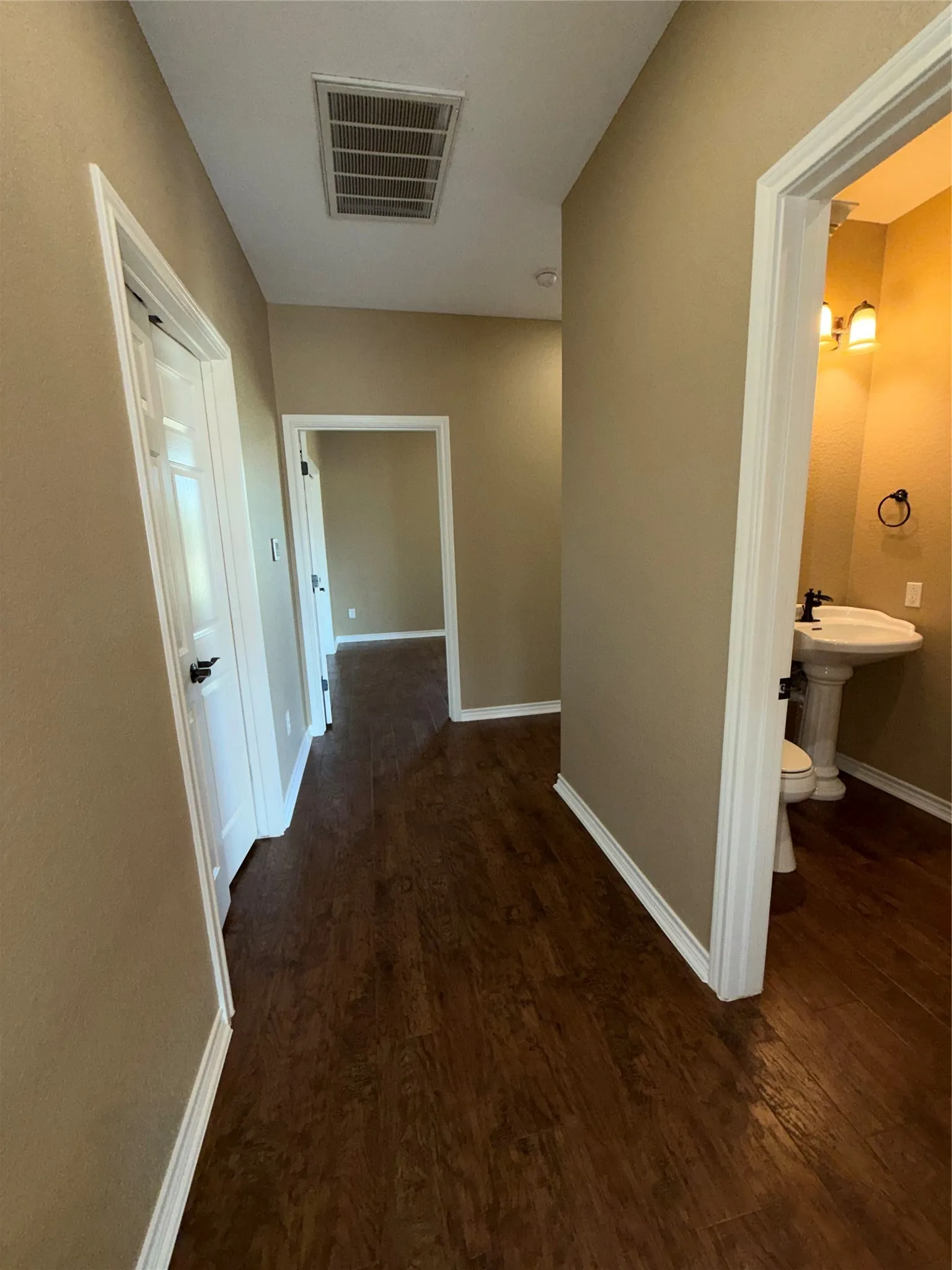 Single Family Residence For Sale in Limestone County , 1220 Hinchliffe Road, Mexia, Texas 76667, 3 Bedroom, 4 Bathroom, 2 Garage spaces, 3,383 Sqft, built in 2014, mls#21397689, Real Estate Agent in Mexia, Homes For Sale in Limestone county, Homes For Sale in Mexia, Realtor in Mexia Texas, Real Estate Brokerage Independent Realty Texas, Luminita Cordes Realtor