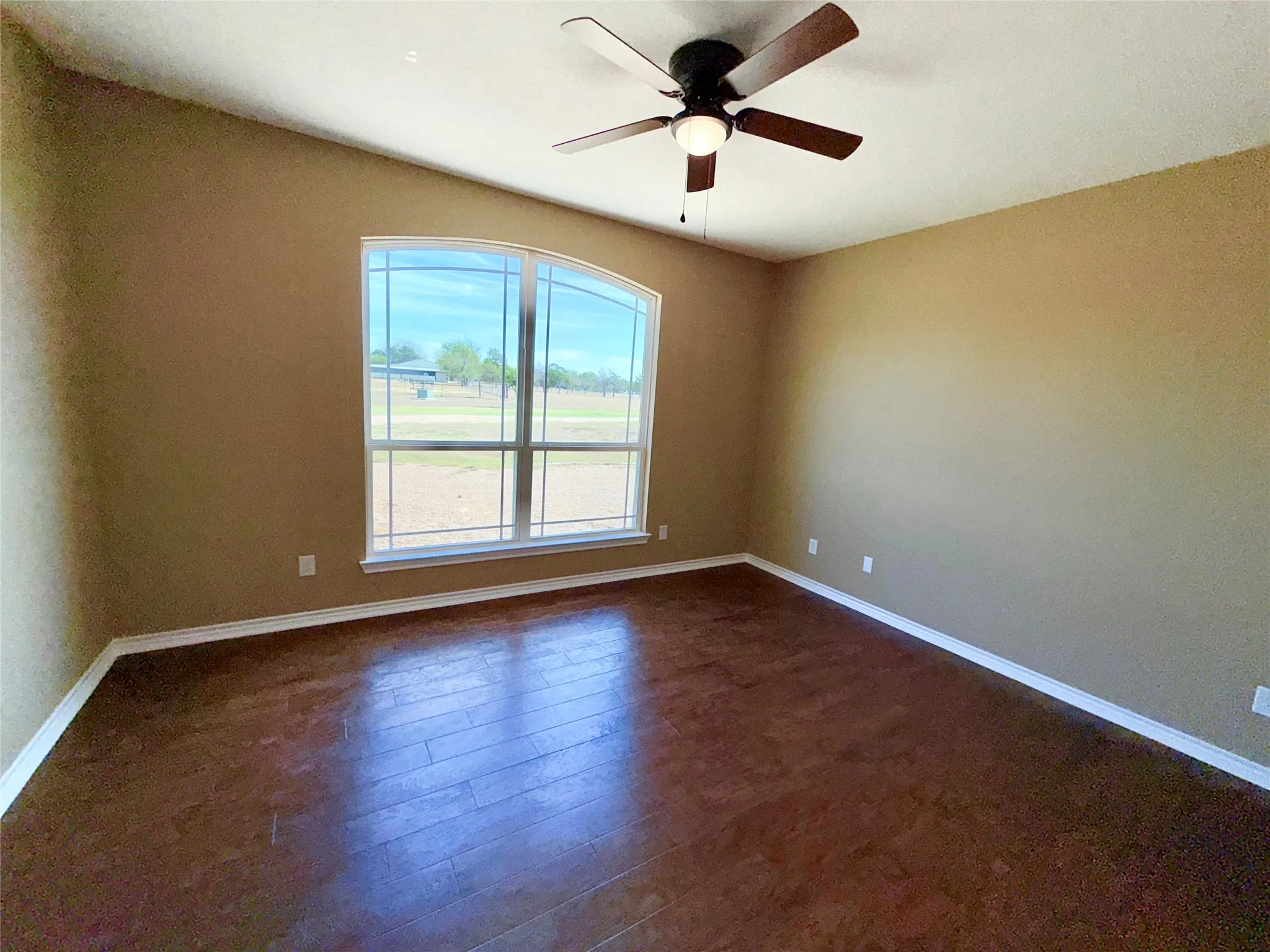 Single Family Residence For Sale in Limestone County , 1220 Hinchliffe Road, Mexia, Texas 76667, 3 Bedroom, 4 Bathroom, 2 Garage spaces, 3,383 Sqft, built in 2014, mls#21397689, Real Estate Agent in Mexia, Homes For Sale in Limestone county, Homes For Sale in Mexia, Realtor in Mexia Texas, Real Estate Brokerage Independent Realty Texas, Luminita Cordes Realtor