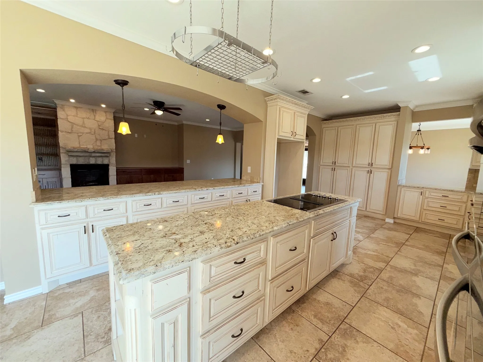Single Family Residence For Sale in Limestone County , 1220 Hinchliffe Road, Mexia, Texas 76667, 3 Bedroom, 4 Bathroom, 2 Garage spaces, 3,383 Sqft, built in 2014, mls#21397689, Real Estate Agent in Mexia, Homes For Sale in Limestone county, Homes For Sale in Mexia, Realtor in Mexia Texas, Real Estate Brokerage Independent Realty Texas, Luminita Cordes Realtor