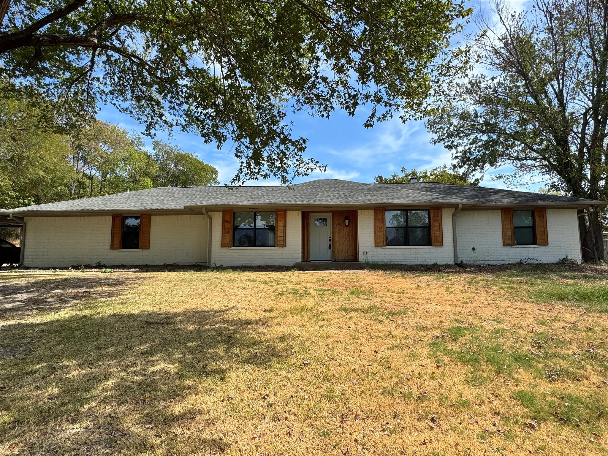 Single Family Residence For Sale in Kaufman County , 24 Lovers Lane, Forney, Texas 75126, 4 Bedroom, 3 Bathroom, 2 Garage spaces, 2,486 Sqft, built in 1976, mls#21398360, Real Estate Agent in Forney, Homes For Sale in Kaufman county, Homes For Sale in Forney, Realtor in Forney Texas, Real Estate Brokerage Independent Realty Texas, Luminita Cordes Realtor