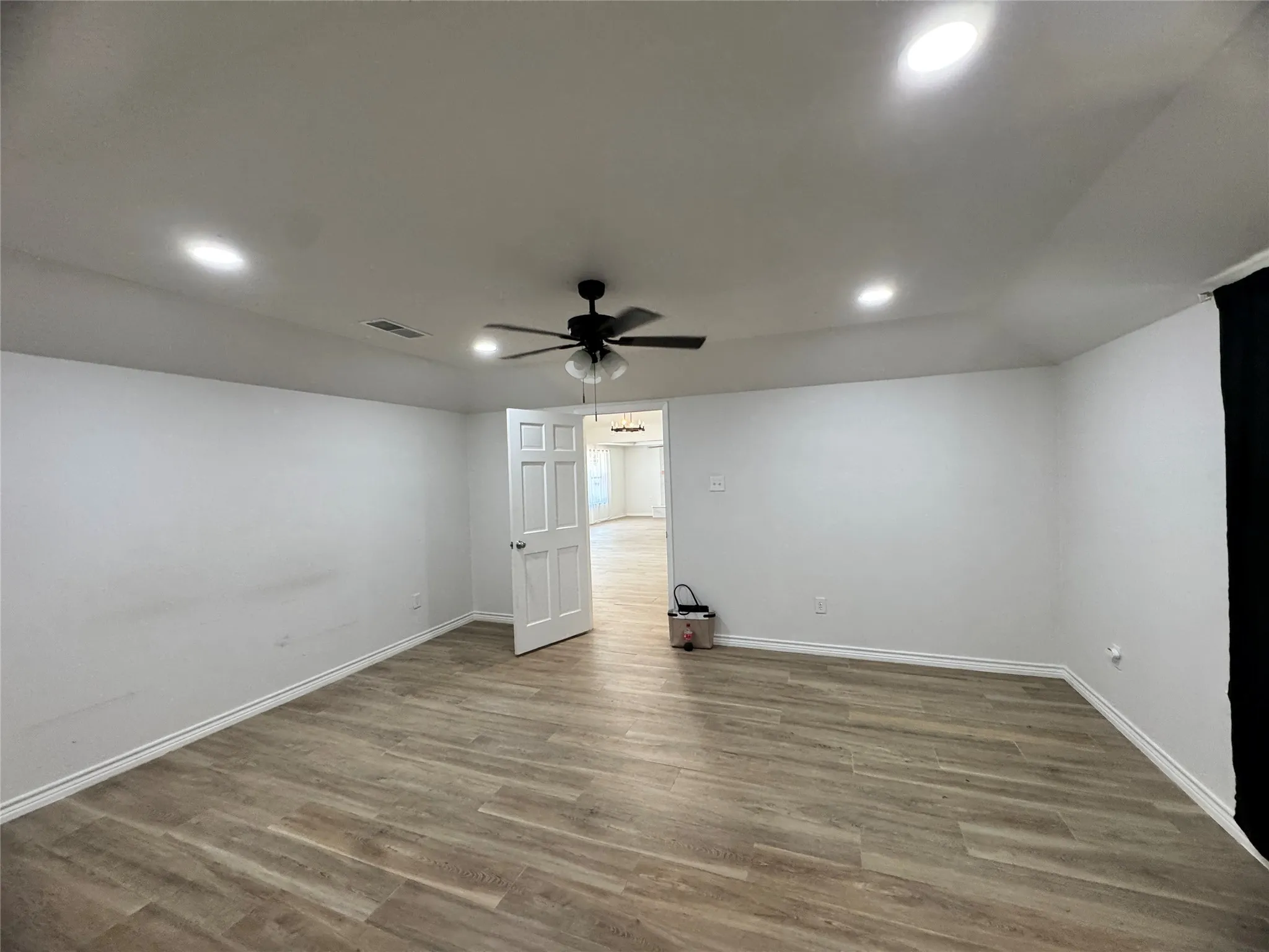 Single Family Residence For Sale in Kaufman County , 24 Lovers Lane, Forney, Texas 75126, 4 Bedroom, 3 Bathroom, 2 Garage spaces, 2,486 Sqft, built in 1976, mls#21398360, Real Estate Agent in Forney, Homes For Sale in Kaufman county, Homes For Sale in Forney, Realtor in Forney Texas, Real Estate Brokerage Independent Realty Texas, Luminita Cordes Realtor