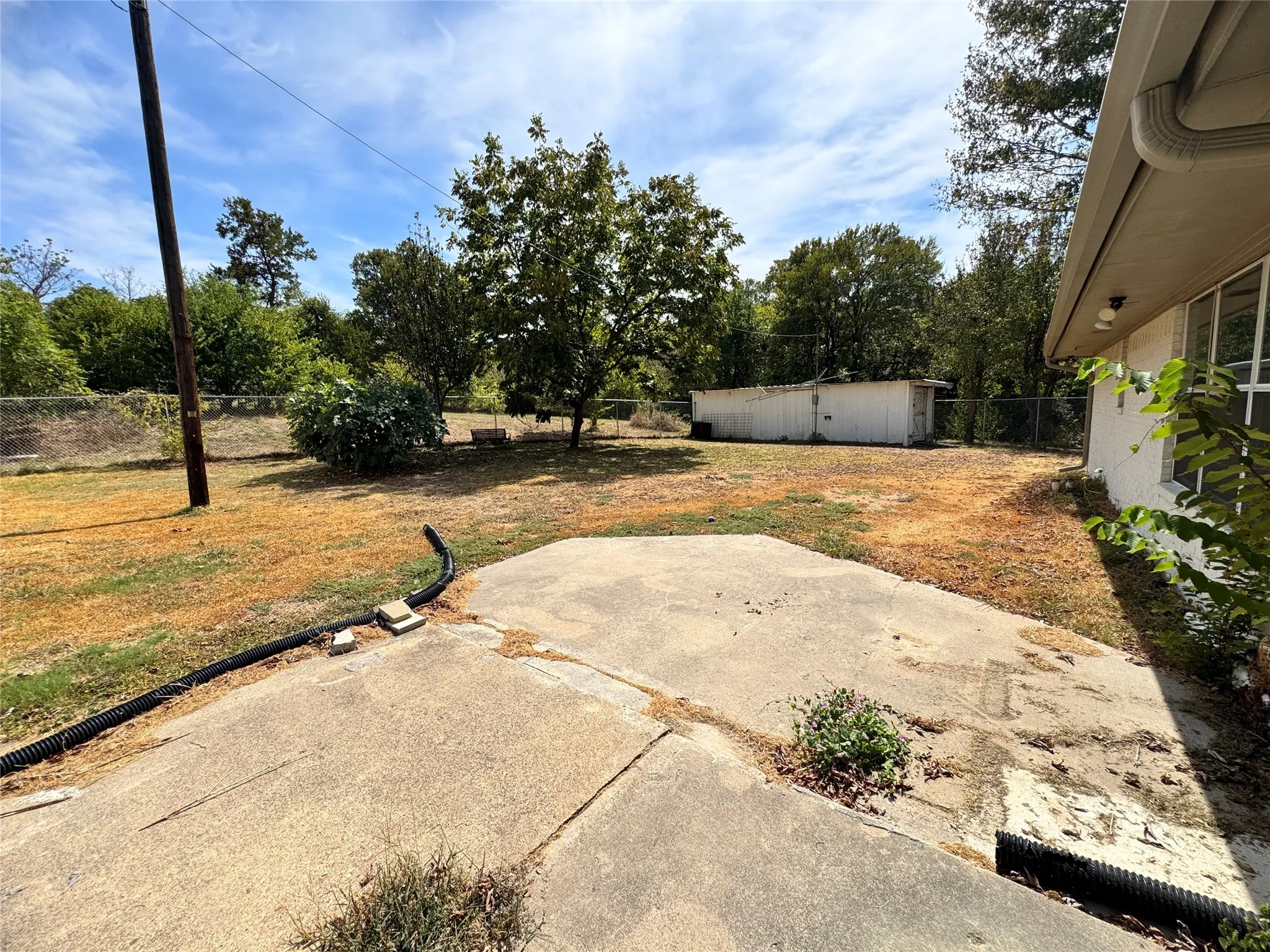 Single Family Residence For Sale in Kaufman County , 24 Lovers Lane, Forney, Texas 75126, 4 Bedroom, 3 Bathroom, 2 Garage spaces, 2,486 Sqft, built in 1976, mls#21398360, Real Estate Agent in Forney, Homes For Sale in Kaufman county, Homes For Sale in Forney, Realtor in Forney Texas, Real Estate Brokerage Independent Realty Texas, Luminita Cordes Realtor