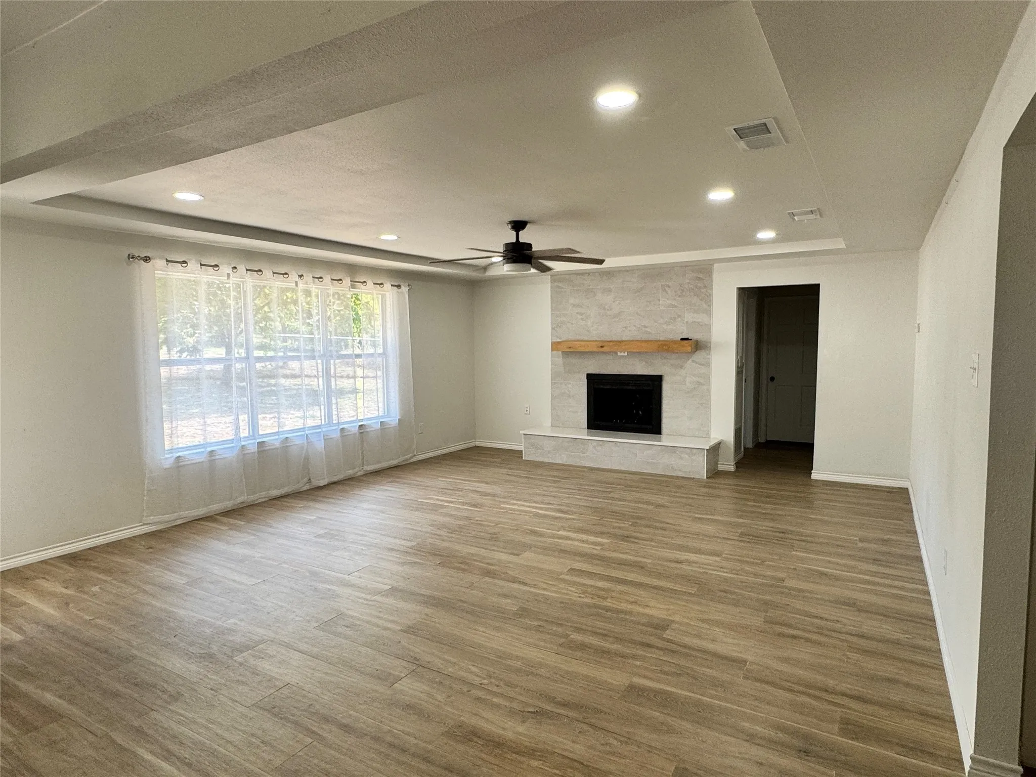 Single Family Residence For Sale in Kaufman County , 24 Lovers Lane, Forney, Texas 75126, 4 Bedroom, 3 Bathroom, 2 Garage spaces, 2,486 Sqft, built in 1976, mls#21398360, Real Estate Agent in Forney, Homes For Sale in Kaufman county, Homes For Sale in Forney, Realtor in Forney Texas, Real Estate Brokerage Independent Realty Texas, Luminita Cordes Realtor