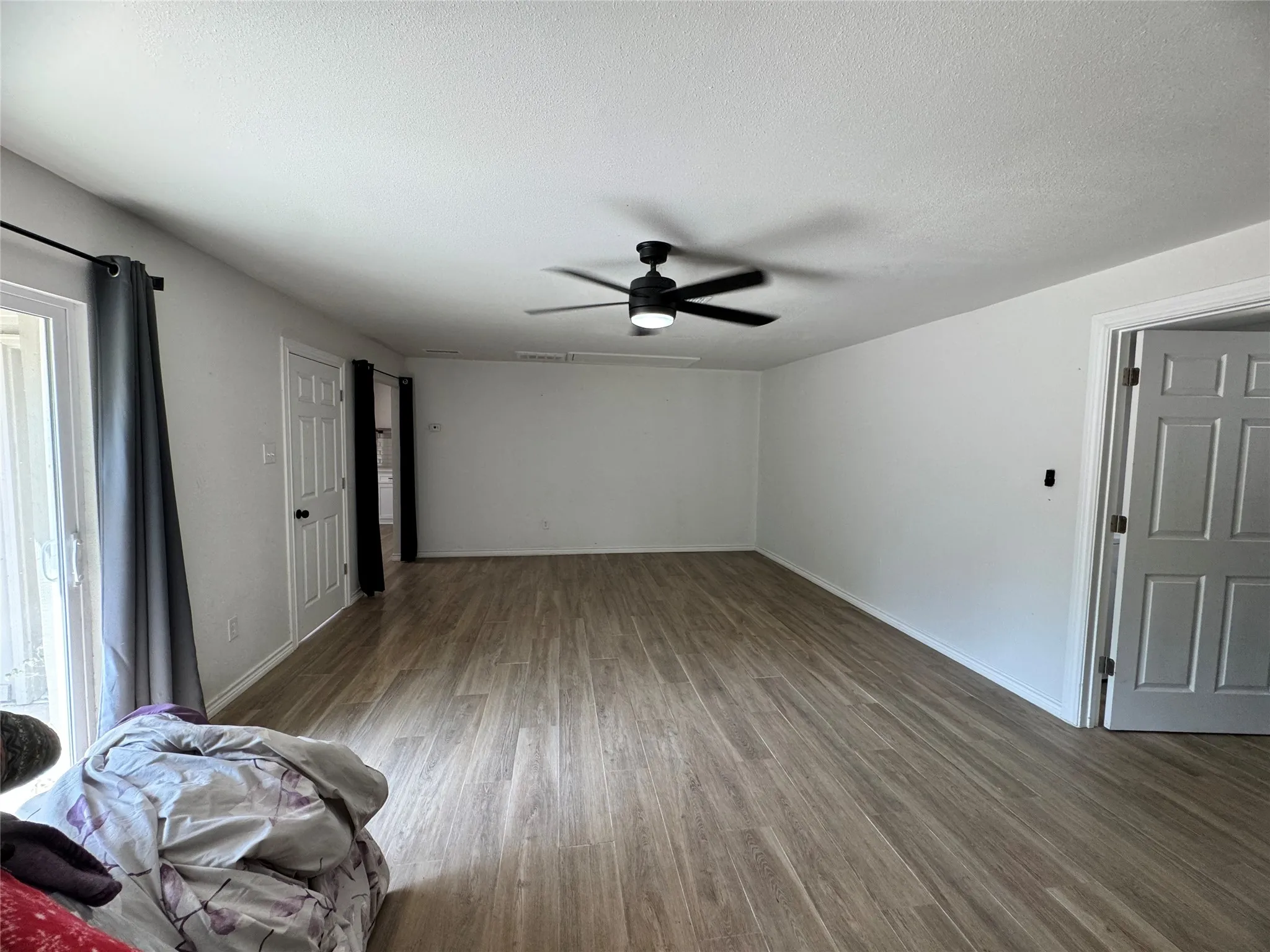 Single Family Residence For Sale in Kaufman County , 24 Lovers Lane, Forney, Texas 75126, 4 Bedroom, 3 Bathroom, 2 Garage spaces, 2,486 Sqft, built in 1976, mls#21398360, Real Estate Agent in Forney, Homes For Sale in Kaufman county, Homes For Sale in Forney, Realtor in Forney Texas, Real Estate Brokerage Independent Realty Texas, Luminita Cordes Realtor