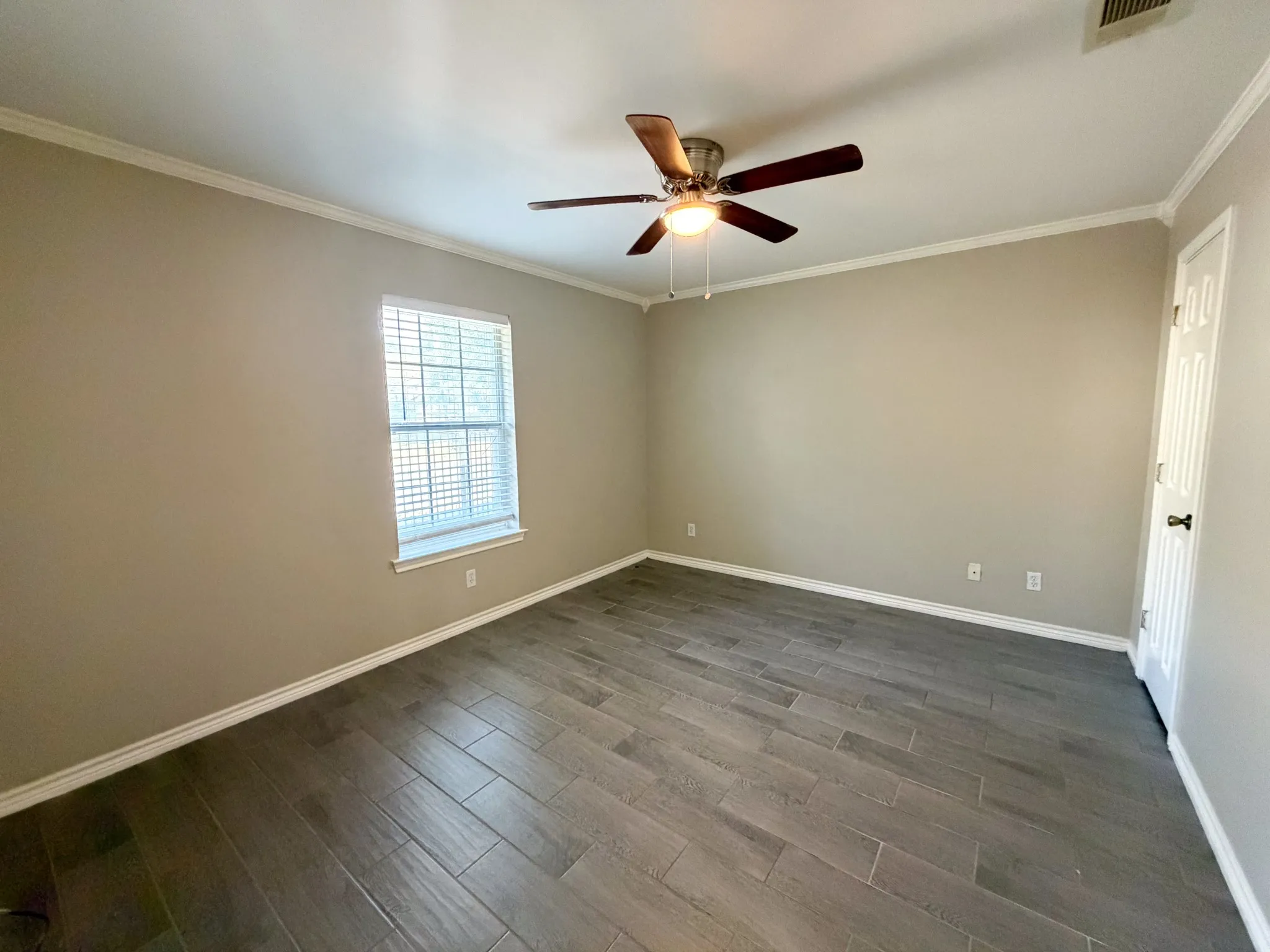 Duplex For Rent in Navarro County , 121 N 24th Street 1, Corsicana, Texas 75110, 2 Bedroom, 1 Bathroom, Garage spaces, 1,000 Sqft, built in 2003, mls#21399629, Real Estate Agent in Corsicana, Homes For Rent in Navarro county, Homes For Rent in Corsicana, Realtor in Corsicana Texas, Real Estate Brokerage Independent Realty Texas, Luminita Cordes Realtor