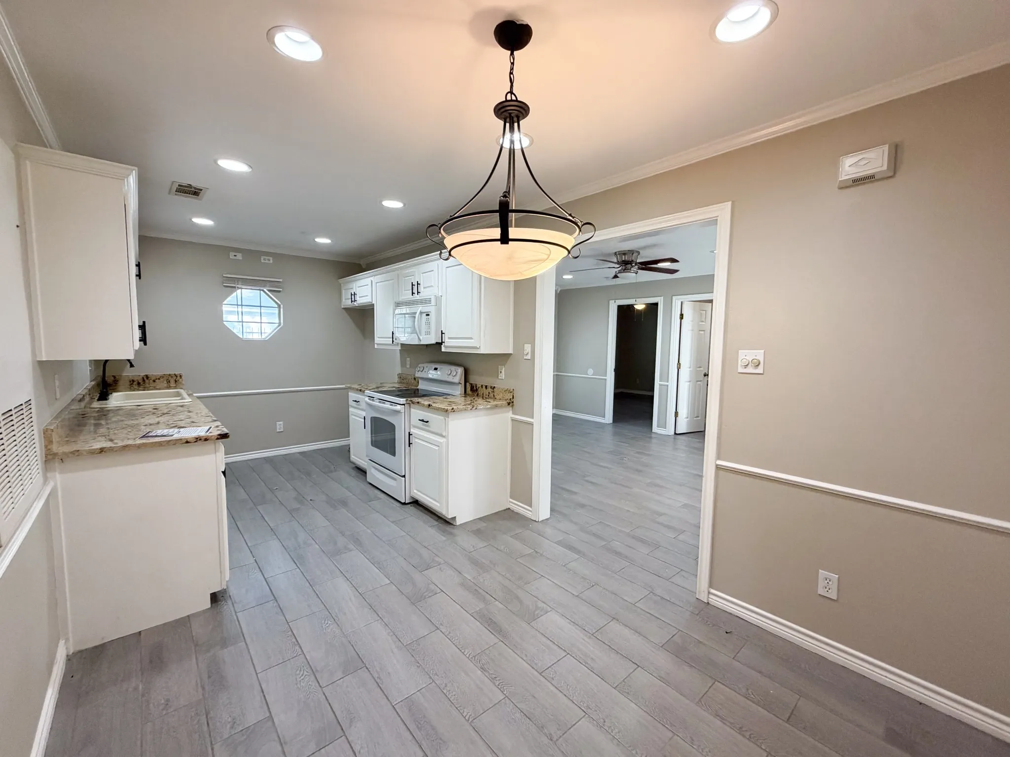 Duplex For Rent in Navarro County , 121 N 24th Street 1, Corsicana, Texas 75110, 2 Bedroom, 1 Bathroom, Garage spaces, 1,000 Sqft, built in 2003, mls#21399629, Real Estate Agent in Corsicana, Homes For Rent in Navarro county, Homes For Rent in Corsicana, Realtor in Corsicana Texas, Real Estate Brokerage Independent Realty Texas, Luminita Cordes Realtor