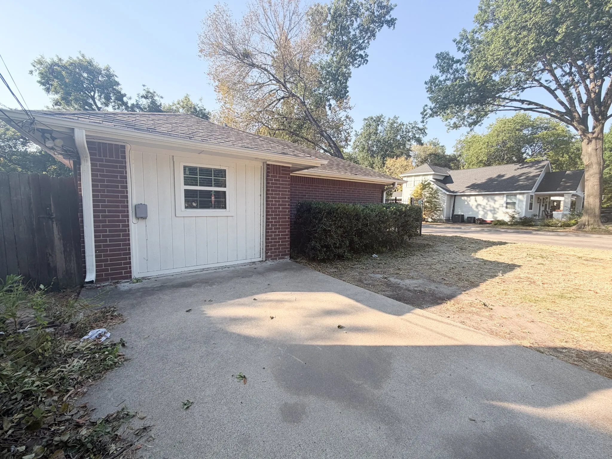 Duplex For Rent in Navarro County , 121 N 24th Street 1, Corsicana, Texas 75110, 2 Bedroom, 1 Bathroom, Garage spaces, 1,000 Sqft, built in 2003, mls#21399629, Real Estate Agent in Corsicana, Homes For Rent in Navarro county, Homes For Rent in Corsicana, Realtor in Corsicana Texas, Real Estate Brokerage Independent Realty Texas, Luminita Cordes Realtor