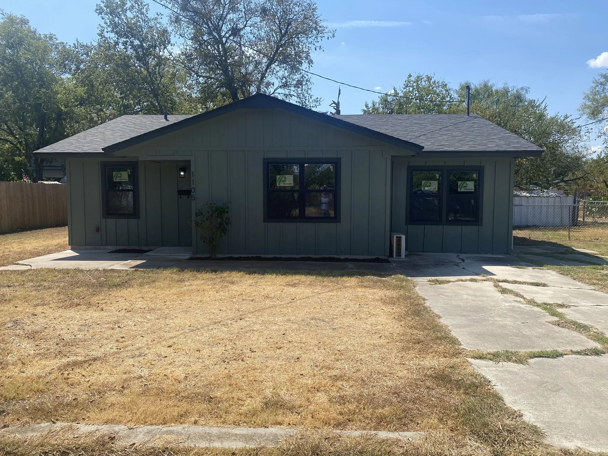 Single Family Residence For Sale in Brown County , 1105 9th Street, Brownwood, Texas 76801, 3 Bedroom, 1 Bathroom, Garage spaces, 970 Sqft, built in 0, mls#21398878, Real Estate Agent in Brownwood, Homes For Sale in Brown county, Homes For Sale in Brownwood, Realtor in Brownwood Texas, Real Estate Brokerage Independent Realty Texas, Luminita Cordes Realtor