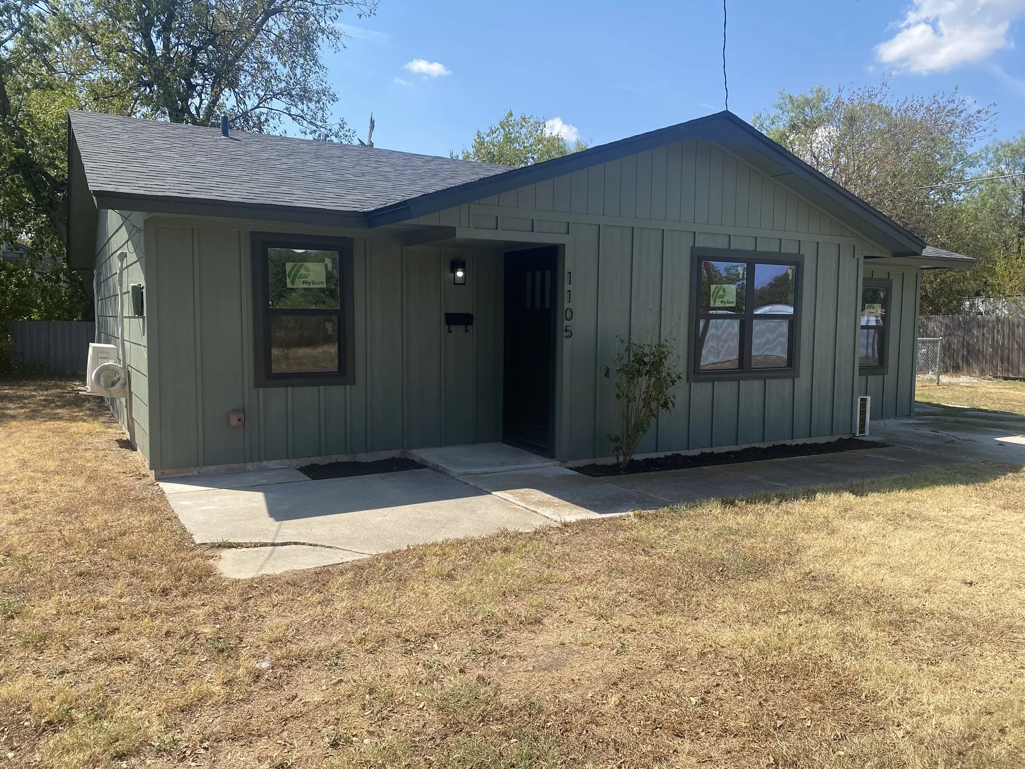 Single Family Residence For Sale in Brown County , 1105 9th Street, Brownwood, Texas 76801, 3 Bedroom, 1 Bathroom, Garage spaces, 970 Sqft, built in 0, mls#21398878, Real Estate Agent in Brownwood, Homes For Sale in Brown county, Homes For Sale in Brownwood, Realtor in Brownwood Texas, Real Estate Brokerage Independent Realty Texas, Luminita Cordes Realtor