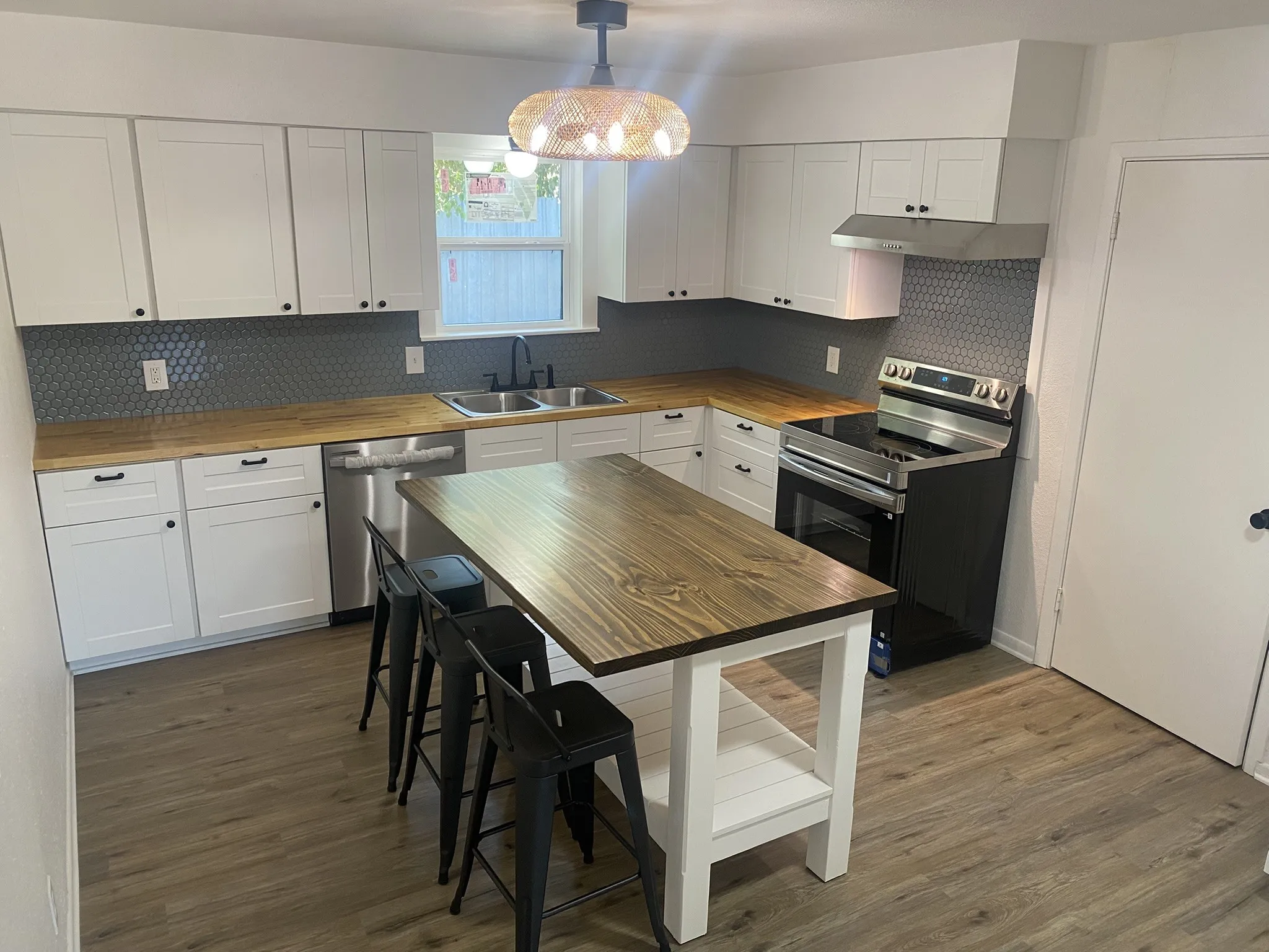 Single Family Residence For Sale in Brown County , 1105 9th Street, Brownwood, Texas 76801, 3 Bedroom, 1 Bathroom, Garage spaces, 970 Sqft, built in 0, mls#21398878, Real Estate Agent in Brownwood, Homes For Sale in Brown county, Homes For Sale in Brownwood, Realtor in Brownwood Texas, Real Estate Brokerage Independent Realty Texas, Luminita Cordes Realtor