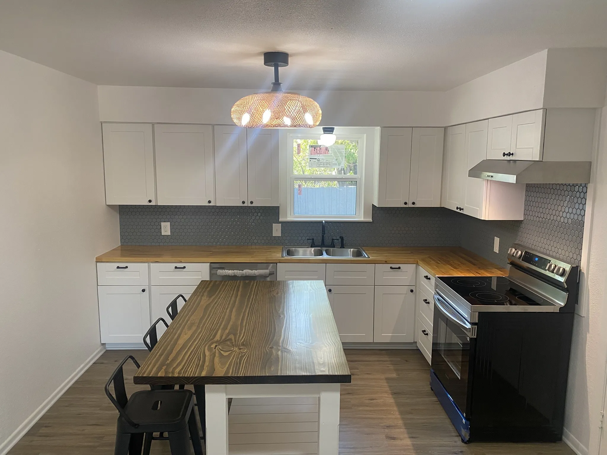 Single Family Residence For Sale in Brown County , 1105 9th Street, Brownwood, Texas 76801, 3 Bedroom, 1 Bathroom, Garage spaces, 970 Sqft, built in 0, mls#21398878, Real Estate Agent in Brownwood, Homes For Sale in Brown county, Homes For Sale in Brownwood, Realtor in Brownwood Texas, Real Estate Brokerage Independent Realty Texas, Luminita Cordes Realtor
