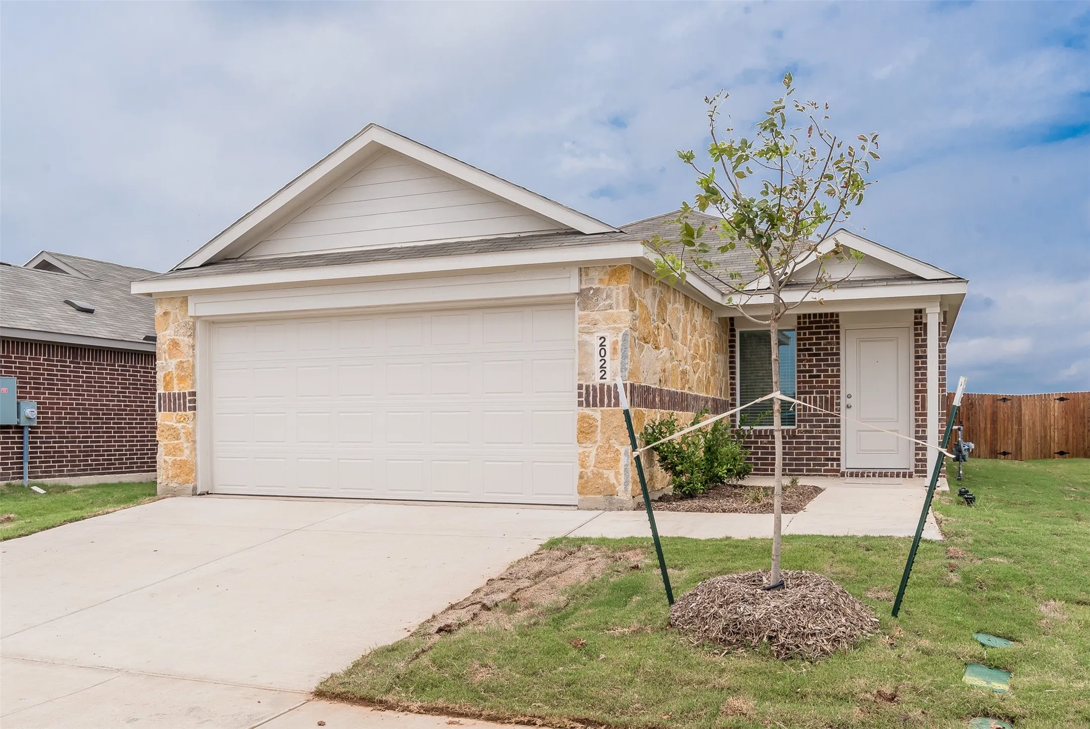 Single Family Residence For Rent in Ellis County , 2022 Shady Oaks, Ennis, Texas 75119, 4 Bedroom, 2 Bathroom, 2 Garage spaces, 1,656 Sqft, built in 2025, mls#21399642, Real Estate Agent in Ennis, Homes For Rent in Ellis county, Homes For Rent in Ennis, Realtor in Ennis Texas, Real Estate Brokerage Independent Realty Texas, Luminita Cordes Realtor