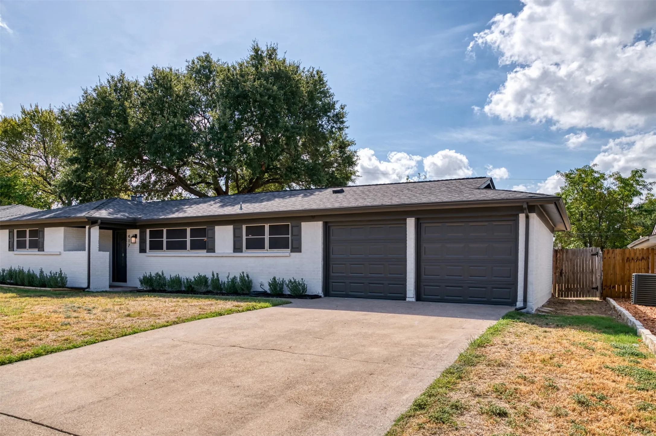 Single Family Residence For Sale in Tarrant County , 417 Fieldwood Terrace, Hurst, Texas 76053, 3 Bedroom, 2 Bathroom, 2 Garage spaces, 1,581 Sqft, built in 1959, mls#21389445, Real Estate Agent in Hurst, Homes For Sale in Tarrant county, Homes For Sale in Hurst, Realtor in Hurst Texas, Real Estate Brokerage Independent Realty Texas, Luminita Cordes Realtor