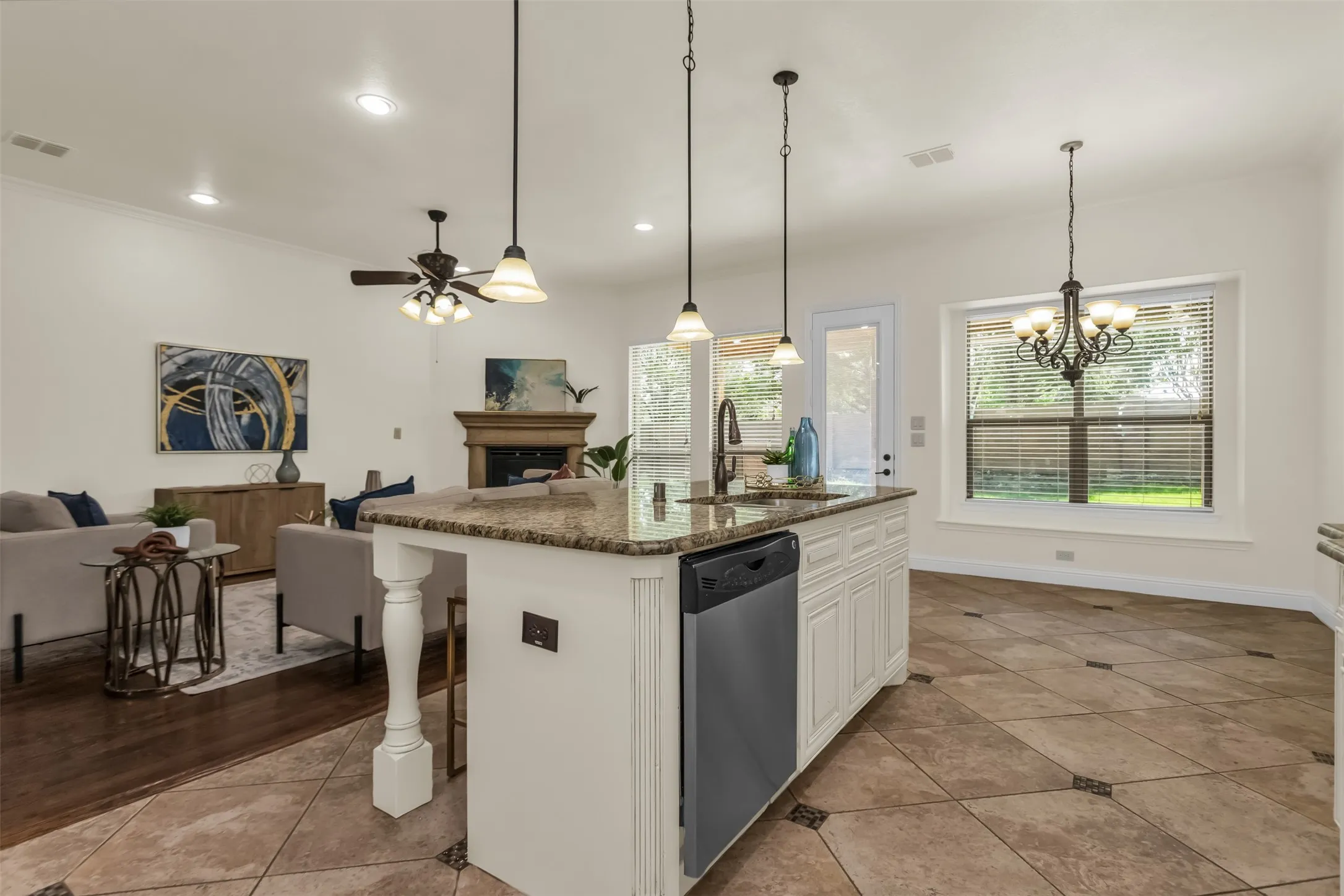 Single Family Residence For Rent in Collin County , 7604 Cindy Lane, Sachse, Texas 75048, 4 Bedroom, 4 Bathroom, 2 Garage spaces, 3,084 Sqft, built in 2012, mls#21398652, Real Estate Agent in Sachse, Homes For Rent in Collin county, Homes For Rent in Sachse, Realtor in Sachse Texas, Real Estate Brokerage Independent Realty Texas, Luminita Cordes Realtor
