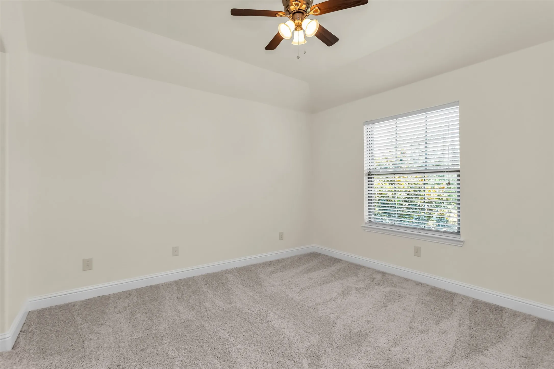 Single Family Residence For Rent in Collin County , 7604 Cindy Lane, Sachse, Texas 75048, 4 Bedroom, 4 Bathroom, 2 Garage spaces, 3,084 Sqft, built in 2012, mls#21398652, Real Estate Agent in Sachse, Homes For Rent in Collin county, Homes For Rent in Sachse, Realtor in Sachse Texas, Real Estate Brokerage Independent Realty Texas, Luminita Cordes Realtor