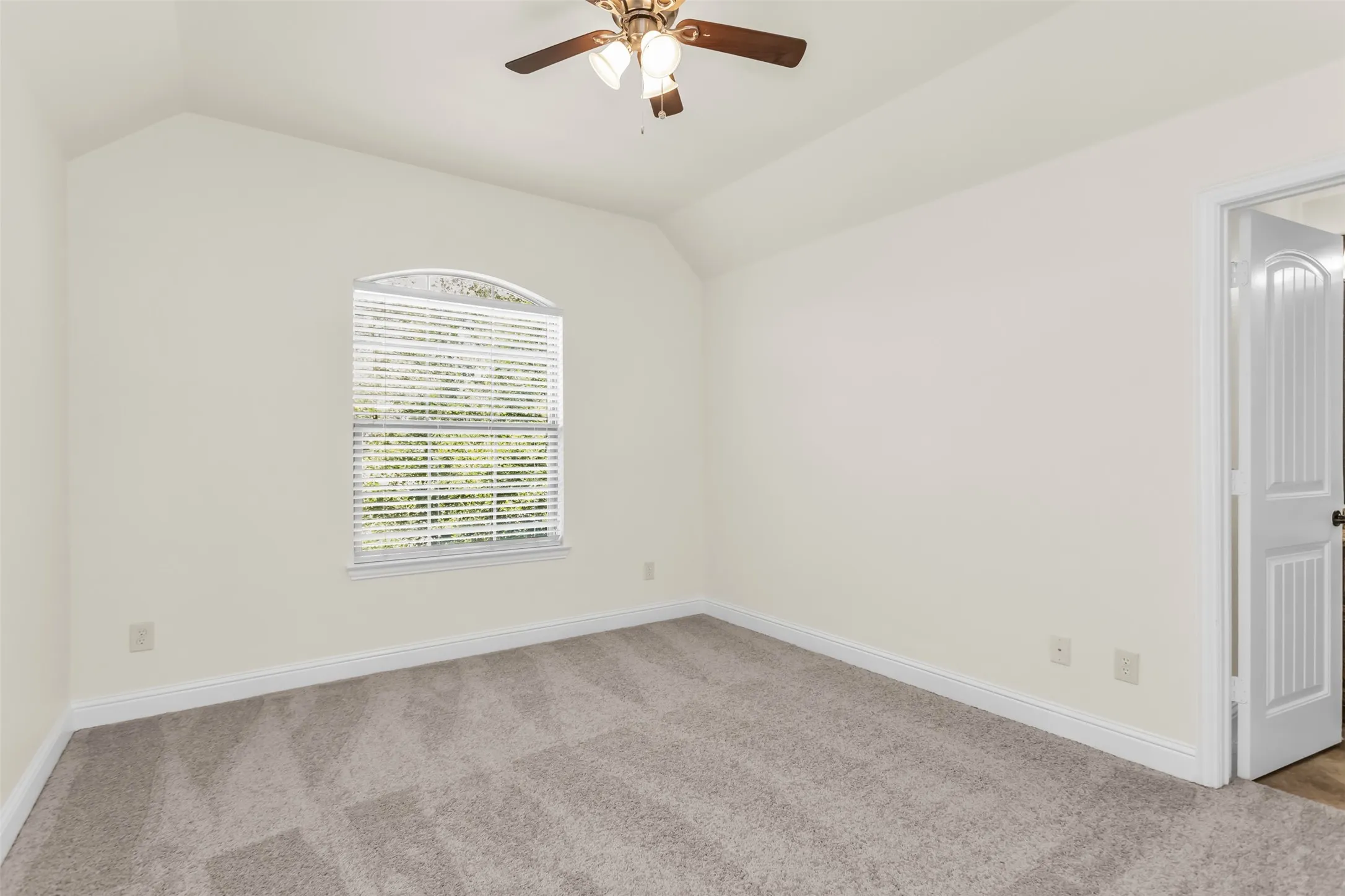 Single Family Residence For Rent in Collin County , 7604 Cindy Lane, Sachse, Texas 75048, 4 Bedroom, 4 Bathroom, 2 Garage spaces, 3,084 Sqft, built in 2012, mls#21398652, Real Estate Agent in Sachse, Homes For Rent in Collin county, Homes For Rent in Sachse, Realtor in Sachse Texas, Real Estate Brokerage Independent Realty Texas, Luminita Cordes Realtor