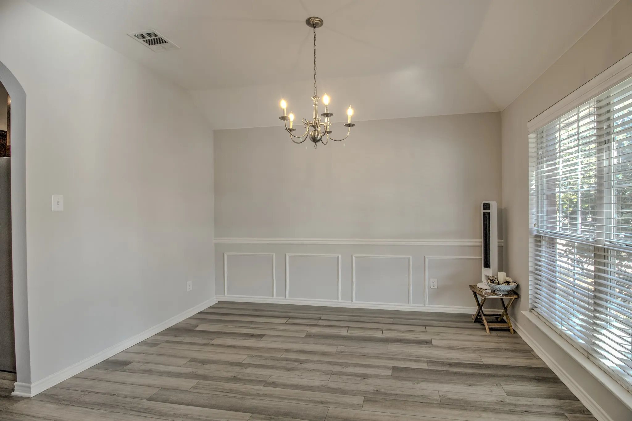 Single Family Residence For Rent in Denton County , 9453 Mirror Fountain Circle, Frisco, Texas 75033, 4 Bedroom, 2 Bathroom, 2 Garage spaces, 2,238 Sqft, built in 2005, mls#21398468, Real Estate Agent in Frisco, Homes For Rent in Denton county, Homes For Rent in Frisco, Realtor in Frisco Texas, Real Estate Brokerage Independent Realty Texas, Luminita Cordes Realtor