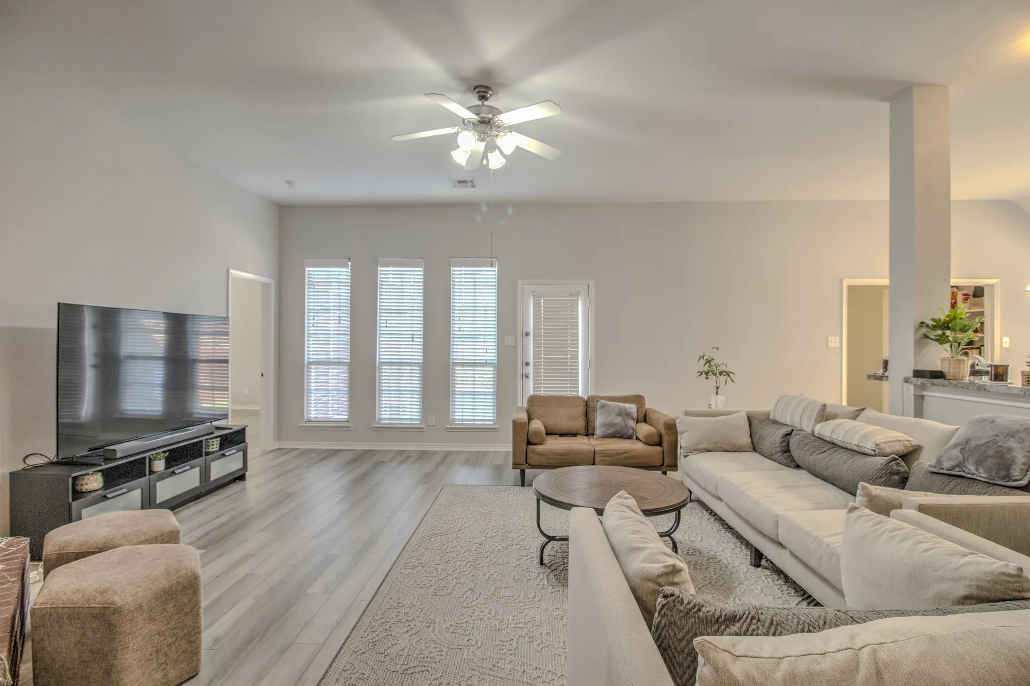 Single Family Residence For Rent in Denton County , 9453 Mirror Fountain Circle, Frisco, Texas 75033, 4 Bedroom, 2 Bathroom, 2 Garage spaces, 2,238 Sqft, built in 2005, mls#21398468, Real Estate Agent in Frisco, Homes For Rent in Denton county, Homes For Rent in Frisco, Realtor in Frisco Texas, Real Estate Brokerage Independent Realty Texas, Luminita Cordes Realtor