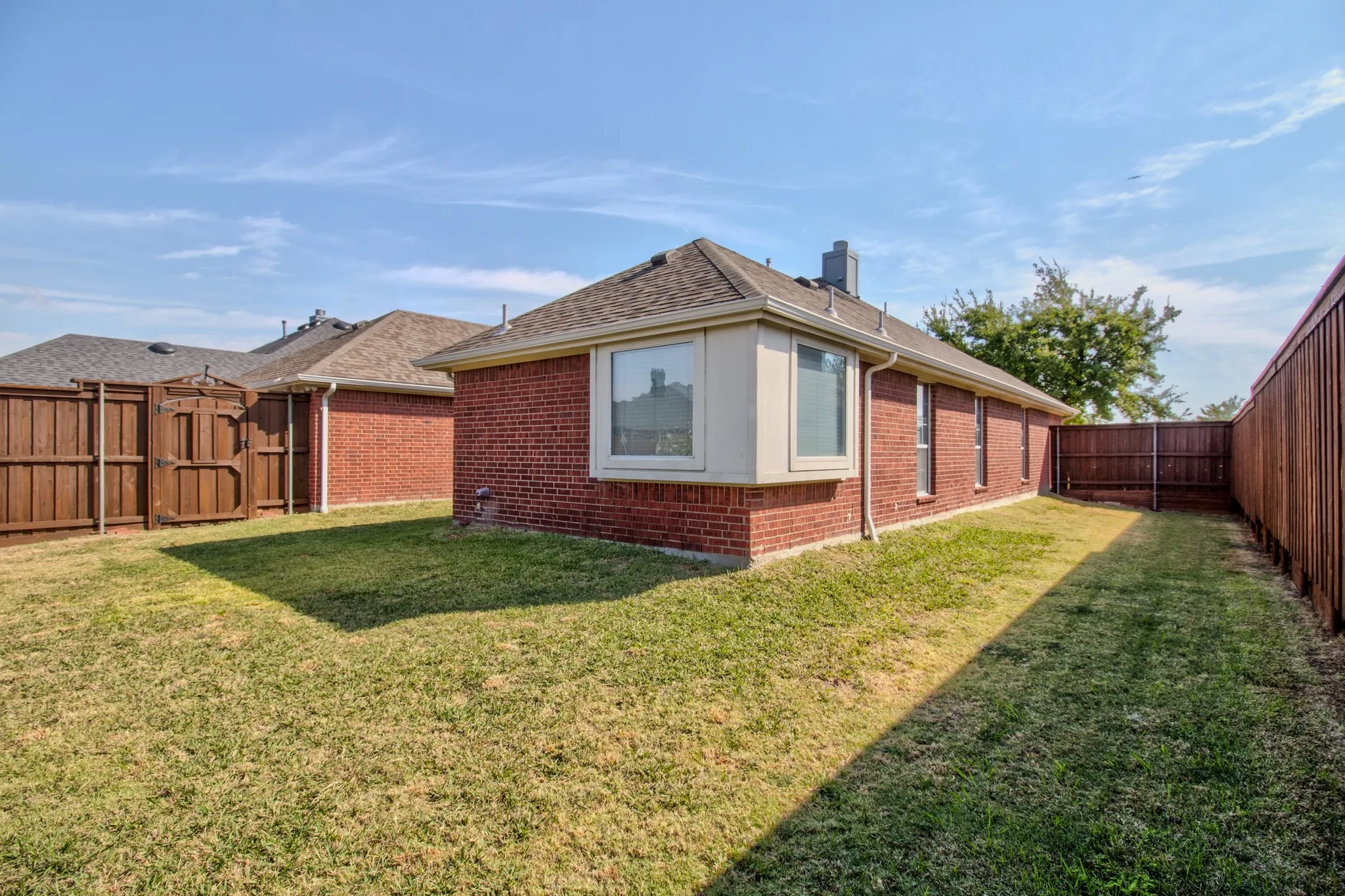 Single Family Residence For Rent in Denton County , 9453 Mirror Fountain Circle, Frisco, Texas 75033, 4 Bedroom, 2 Bathroom, 2 Garage spaces, 2,238 Sqft, built in 2005, mls#21398468, Real Estate Agent in Frisco, Homes For Rent in Denton county, Homes For Rent in Frisco, Realtor in Frisco Texas, Real Estate Brokerage Independent Realty Texas, Luminita Cordes Realtor