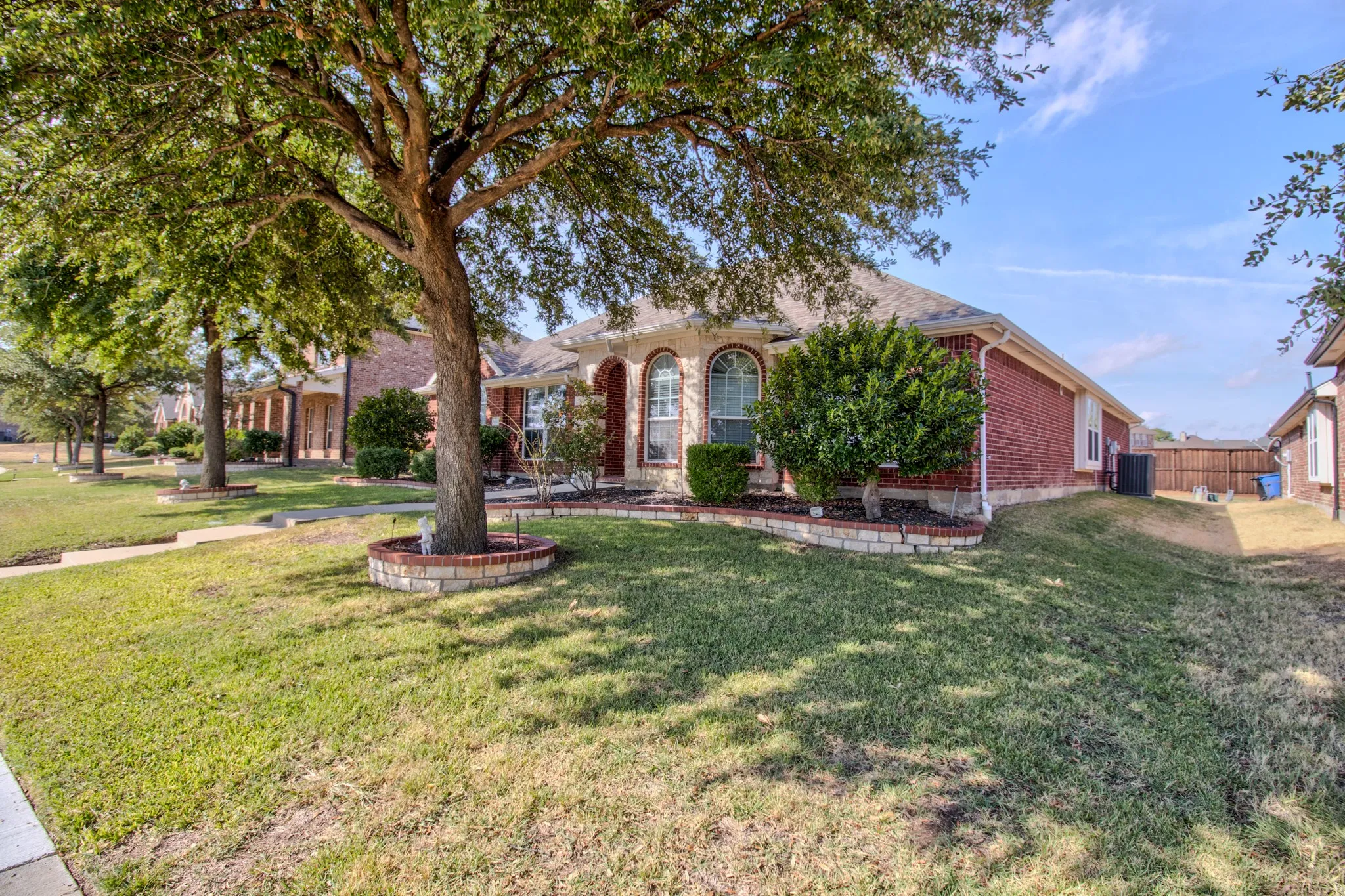 Nice Mature shade trees in front yard!