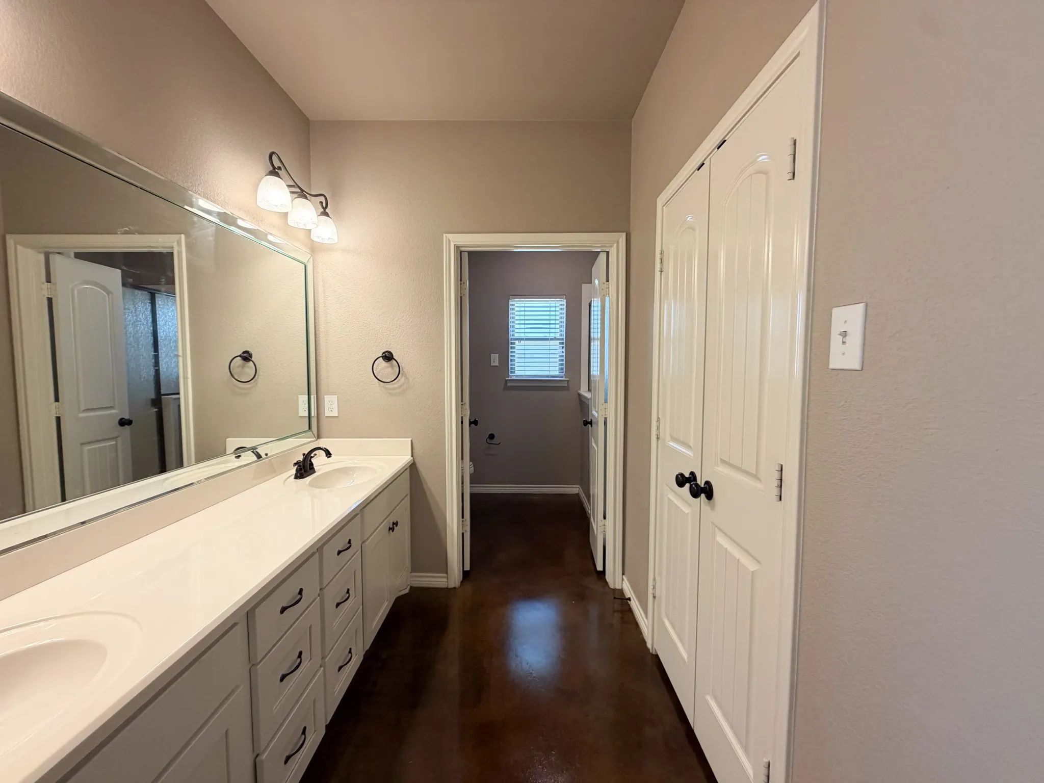 Single Family Residence For Rent in Ellis County , 161 E Canton Street, Palmer, Texas 75152, 3 Bedroom, 2 Bathroom, Garage spaces, 1,350 Sqft, built in 2017, mls#21399664, Real Estate Agent in Palmer, Homes For Rent in Ellis county, Homes For Rent in Palmer, Realtor in Palmer Texas, Real Estate Brokerage Independent Realty Texas, Luminita Cordes Realtor