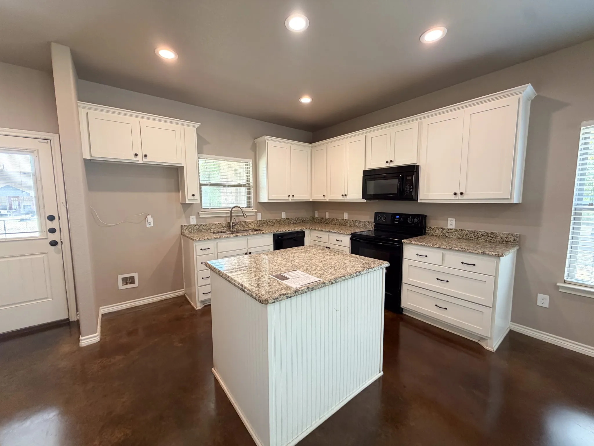 Single Family Residence For Rent in Ellis County , 161 E Canton Street, Palmer, Texas 75152, 3 Bedroom, 2 Bathroom, Garage spaces, 1,350 Sqft, built in 2017, mls#21399664, Real Estate Agent in Palmer, Homes For Rent in Ellis county, Homes For Rent in Palmer, Realtor in Palmer Texas, Real Estate Brokerage Independent Realty Texas, Luminita Cordes Realtor