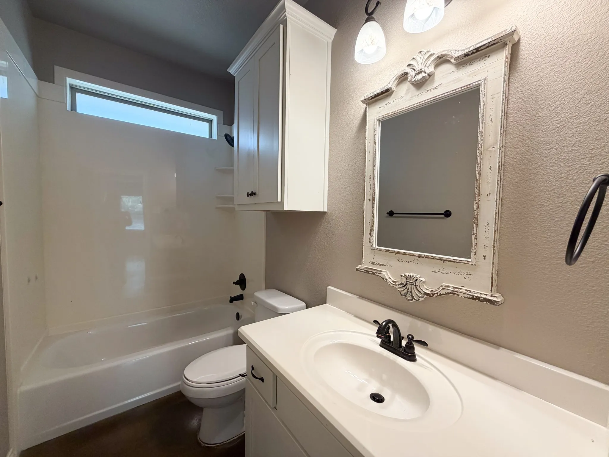 Single Family Residence For Rent in Ellis County , 161 E Canton Street, Palmer, Texas 75152, 3 Bedroom, 2 Bathroom, Garage spaces, 1,350 Sqft, built in 2017, mls#21399664, Real Estate Agent in Palmer, Homes For Rent in Ellis county, Homes For Rent in Palmer, Realtor in Palmer Texas, Real Estate Brokerage Independent Realty Texas, Luminita Cordes Realtor