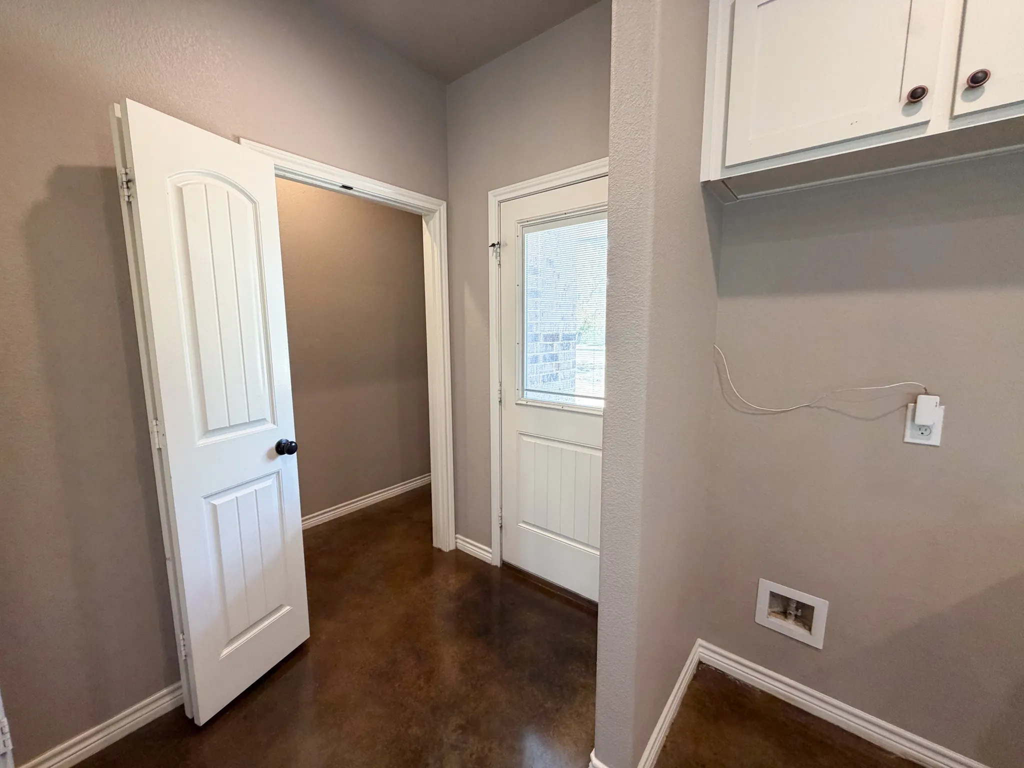 Single Family Residence For Rent in Ellis County , 161 E Canton Street, Palmer, Texas 75152, 3 Bedroom, 2 Bathroom, Garage spaces, 1,350 Sqft, built in 2017, mls#21399664, Real Estate Agent in Palmer, Homes For Rent in Ellis county, Homes For Rent in Palmer, Realtor in Palmer Texas, Real Estate Brokerage Independent Realty Texas, Luminita Cordes Realtor
