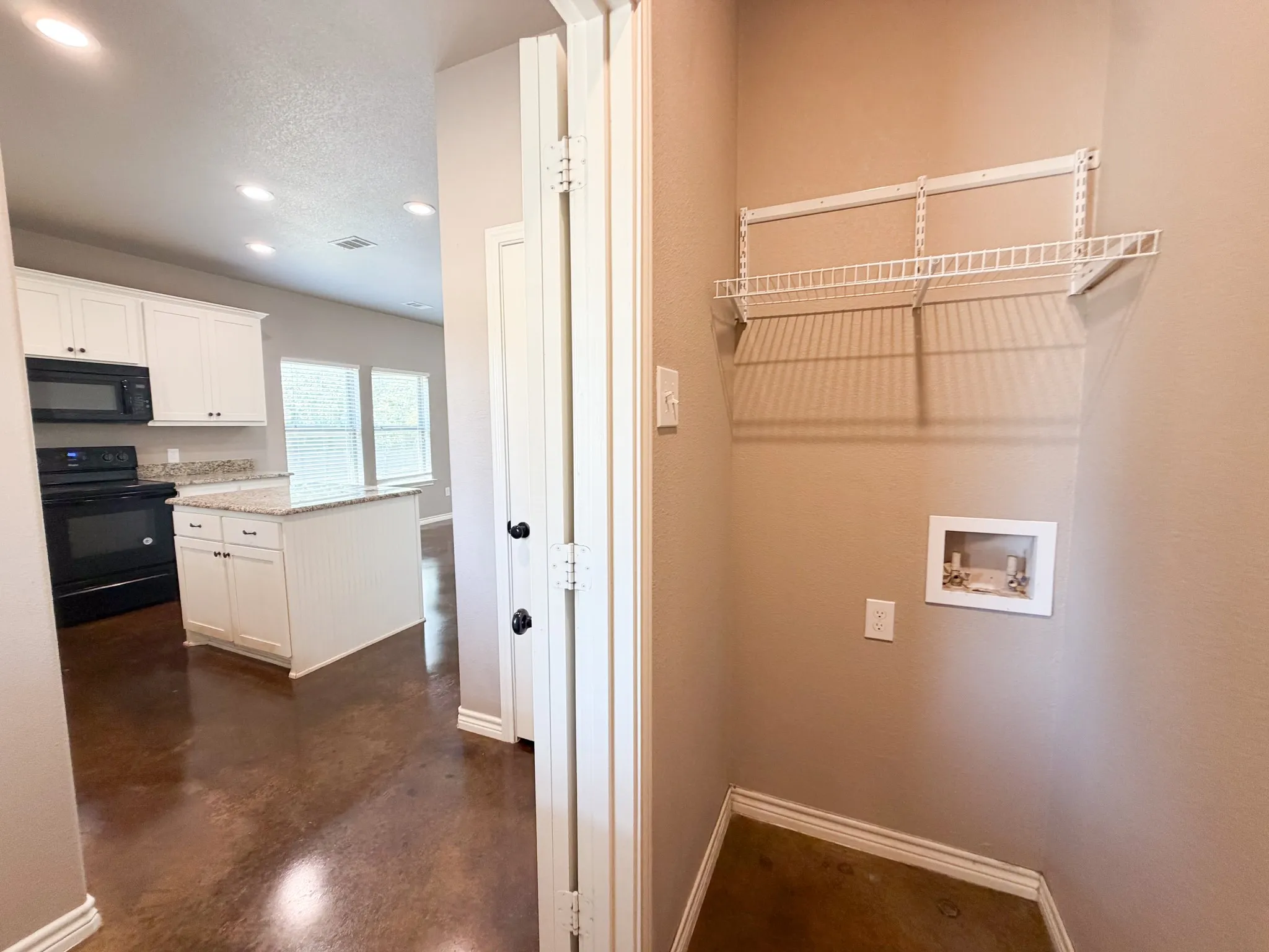 Single Family Residence For Rent in Ellis County , 161 E Canton Street, Palmer, Texas 75152, 3 Bedroom, 2 Bathroom, Garage spaces, 1,350 Sqft, built in 2017, mls#21399664, Real Estate Agent in Palmer, Homes For Rent in Ellis county, Homes For Rent in Palmer, Realtor in Palmer Texas, Real Estate Brokerage Independent Realty Texas, Luminita Cordes Realtor