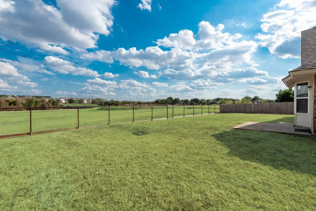 Single Family Residence For Rent in Tarrant County , 5604 Maurie Drive, Haltom City, Texas 76148, 3 Bedroom, 2 Bathroom, 2 Garage spaces, 1,484 Sqft, built in 1987, mls#21397436, Real Estate Agent in Haltom City, Homes For Rent in Tarrant county, Homes For Rent in Haltom City, Realtor in Haltom City Texas, Real Estate Brokerage Independent Realty Texas, Luminita Cordes Realtor