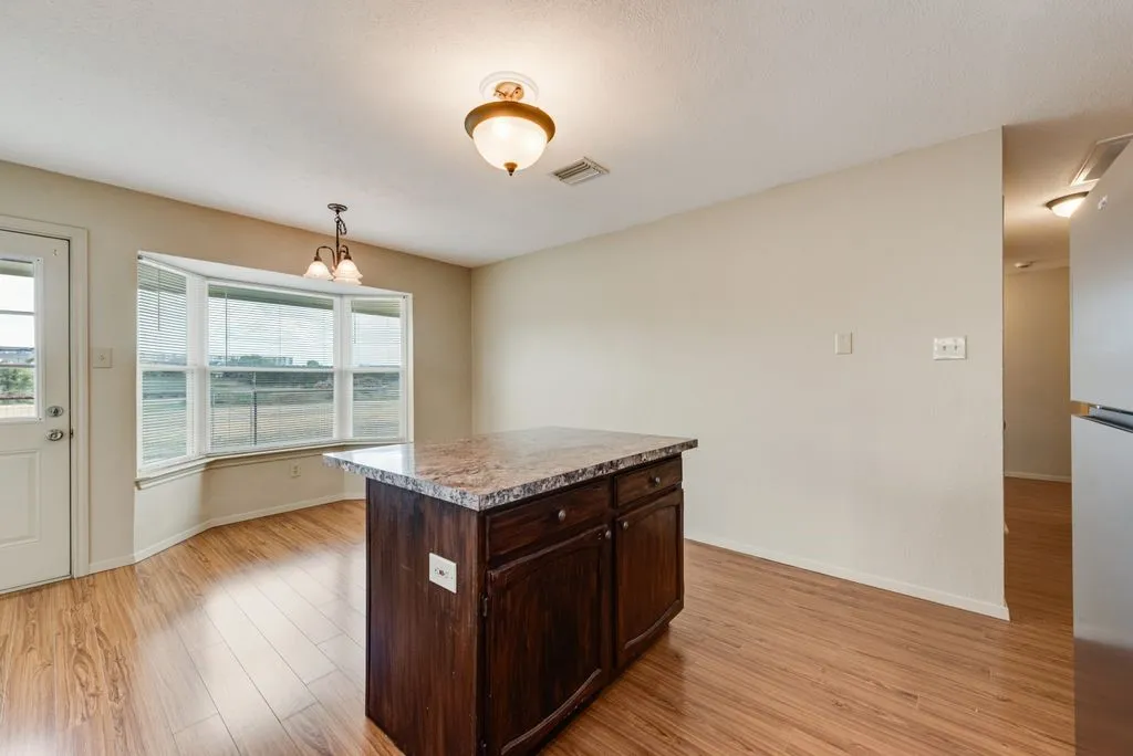 Single Family Residence For Rent in Tarrant County , 5604 Maurie Drive, Haltom City, Texas 76148, 3 Bedroom, 2 Bathroom, 2 Garage spaces, 1,484 Sqft, built in 1987, mls#21397436, Real Estate Agent in Haltom City, Homes For Rent in Tarrant county, Homes For Rent in Haltom City, Realtor in Haltom City Texas, Real Estate Brokerage Independent Realty Texas, Luminita Cordes Realtor