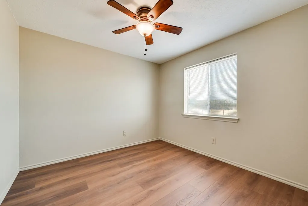 Single Family Residence For Rent in Tarrant County , 5604 Maurie Drive, Haltom City, Texas 76148, 3 Bedroom, 2 Bathroom, 2 Garage spaces, 1,484 Sqft, built in 1987, mls#21397436, Real Estate Agent in Haltom City, Homes For Rent in Tarrant county, Homes For Rent in Haltom City, Realtor in Haltom City Texas, Real Estate Brokerage Independent Realty Texas, Luminita Cordes Realtor